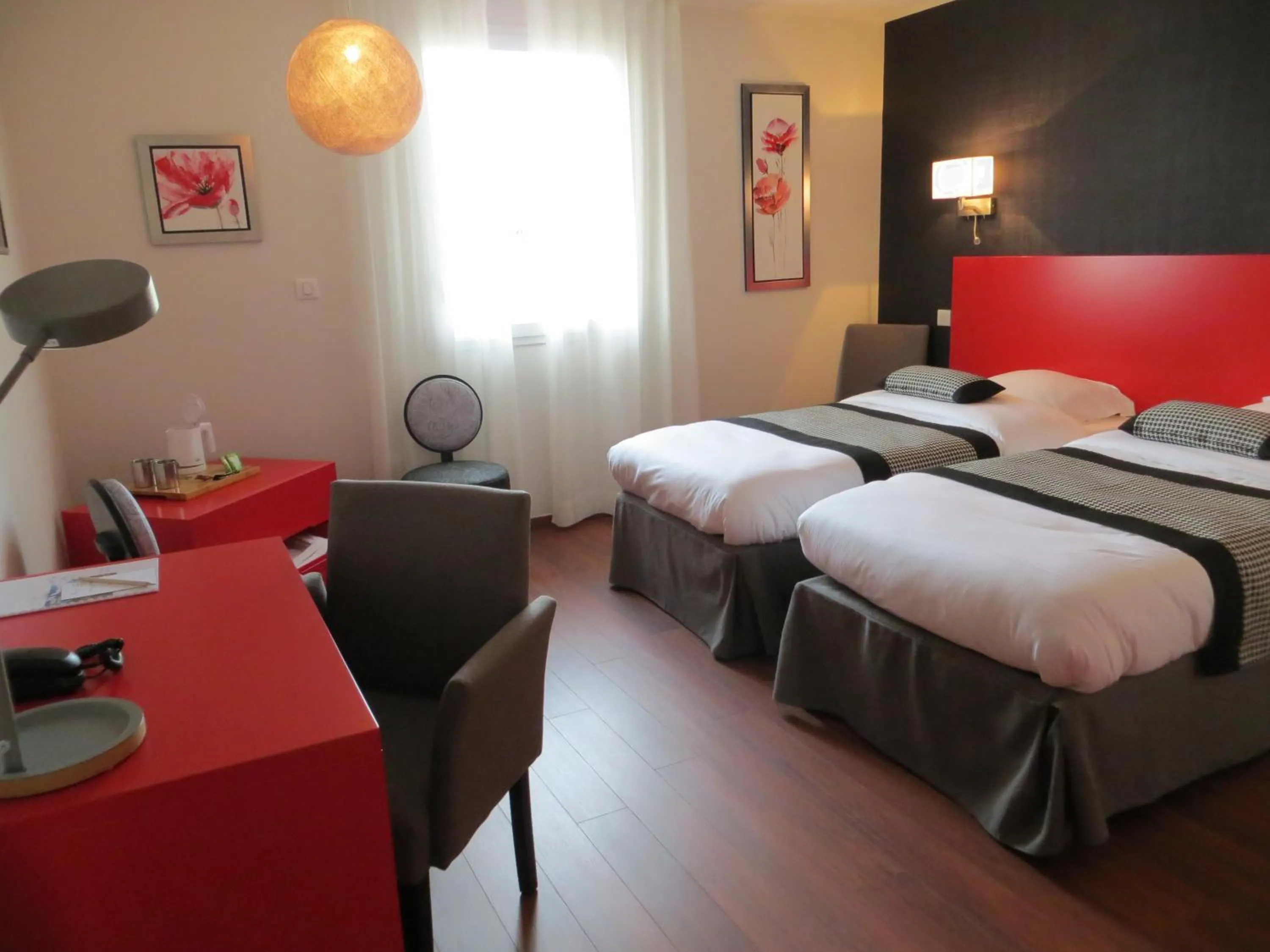 Coffee/tea facilities, Bed in Auberge Bressane de Buellas