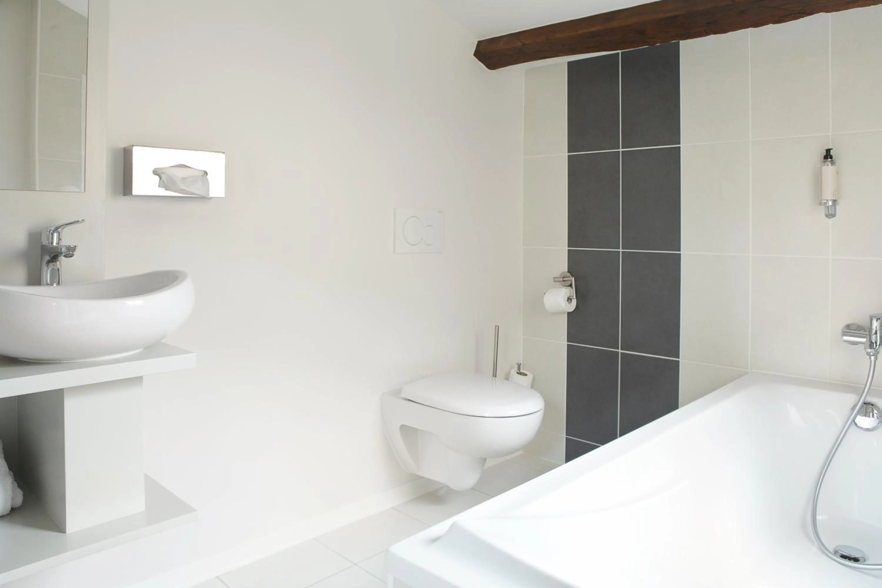 Bathroom in Auberge Bressane de Buellas