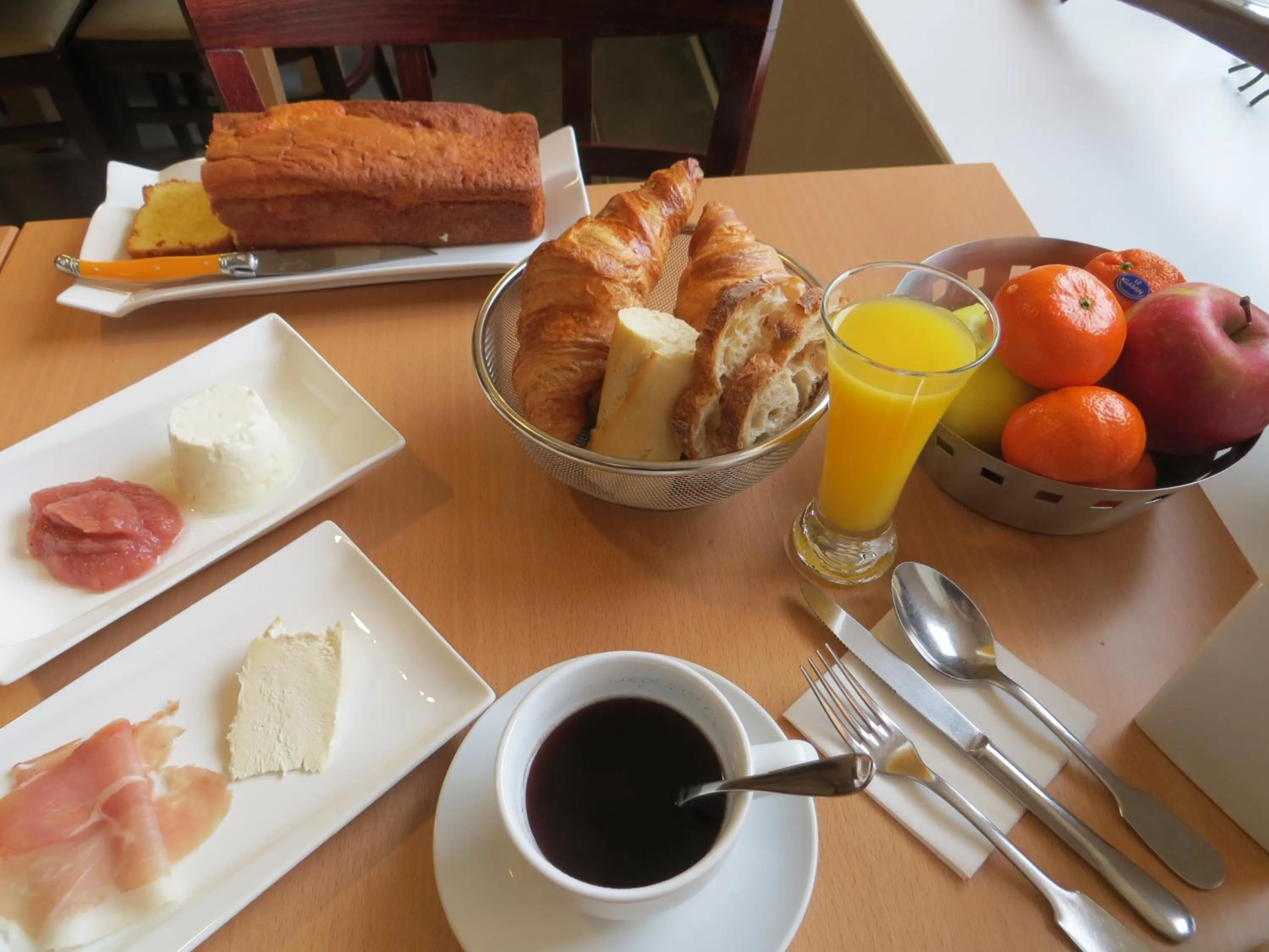 Restaurant/places to eat in Auberge Bressane de Buellas