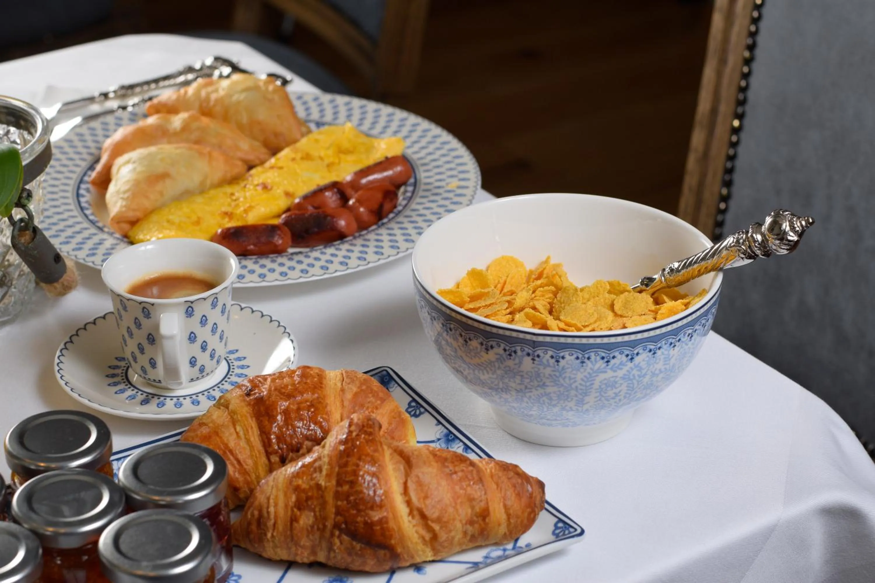 Breakfast in Hotel Antique