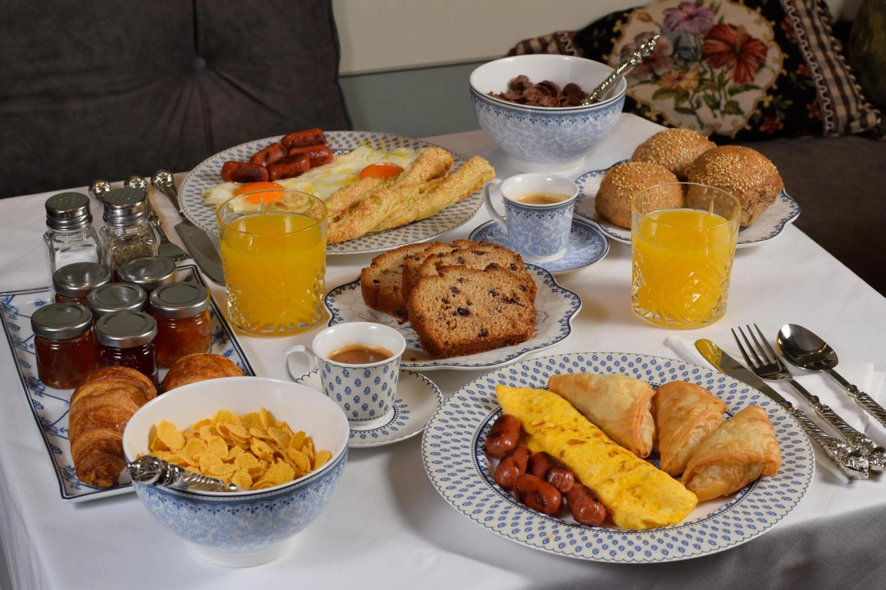 Breakfast in Hotel Antique