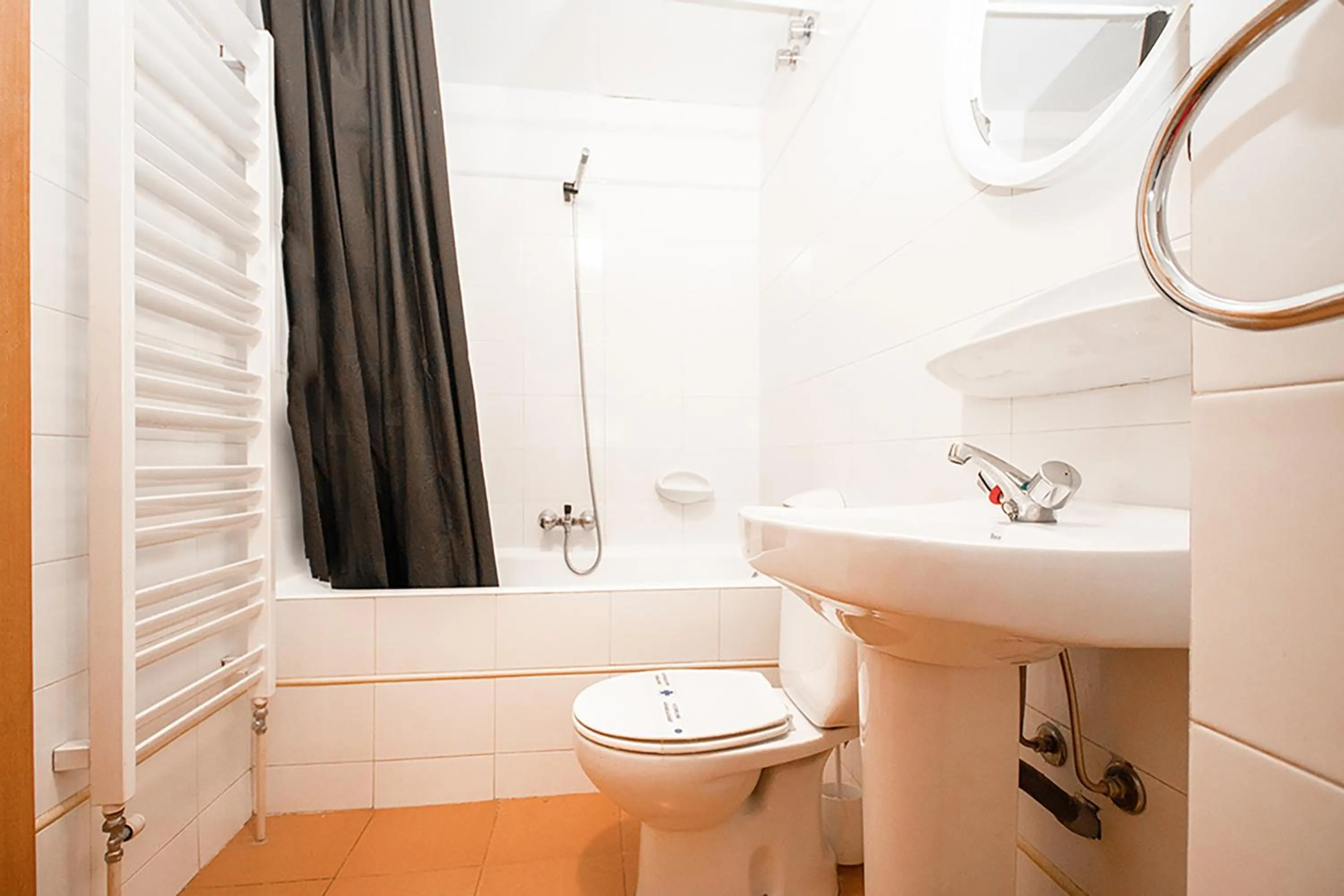 Bathroom in Cims Pas 3000