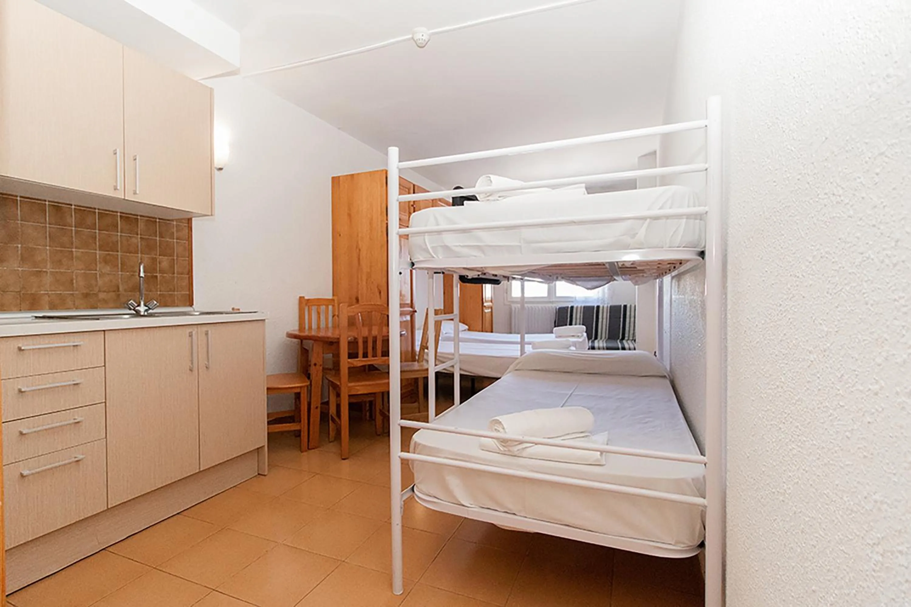 Kitchen or kitchenette, Bed in Cims Pas 3000