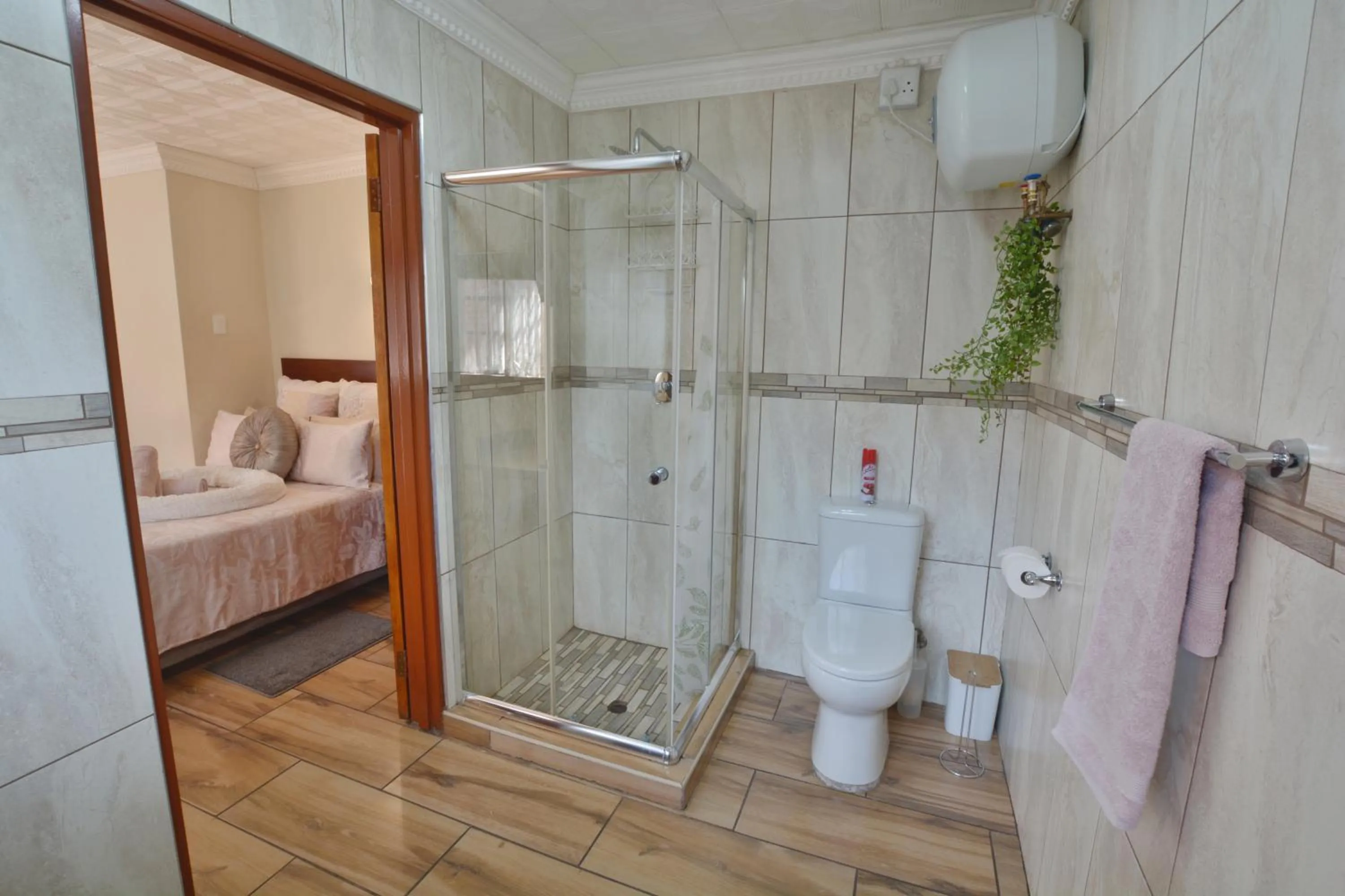 Shower, Bed in Kairos Home