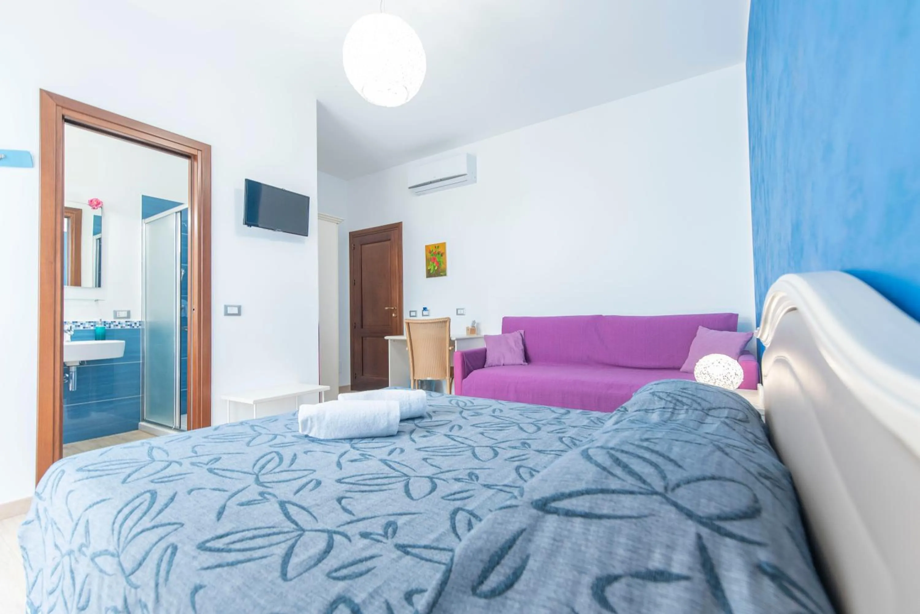 Bedroom, Bed in I Segreti di Antonina