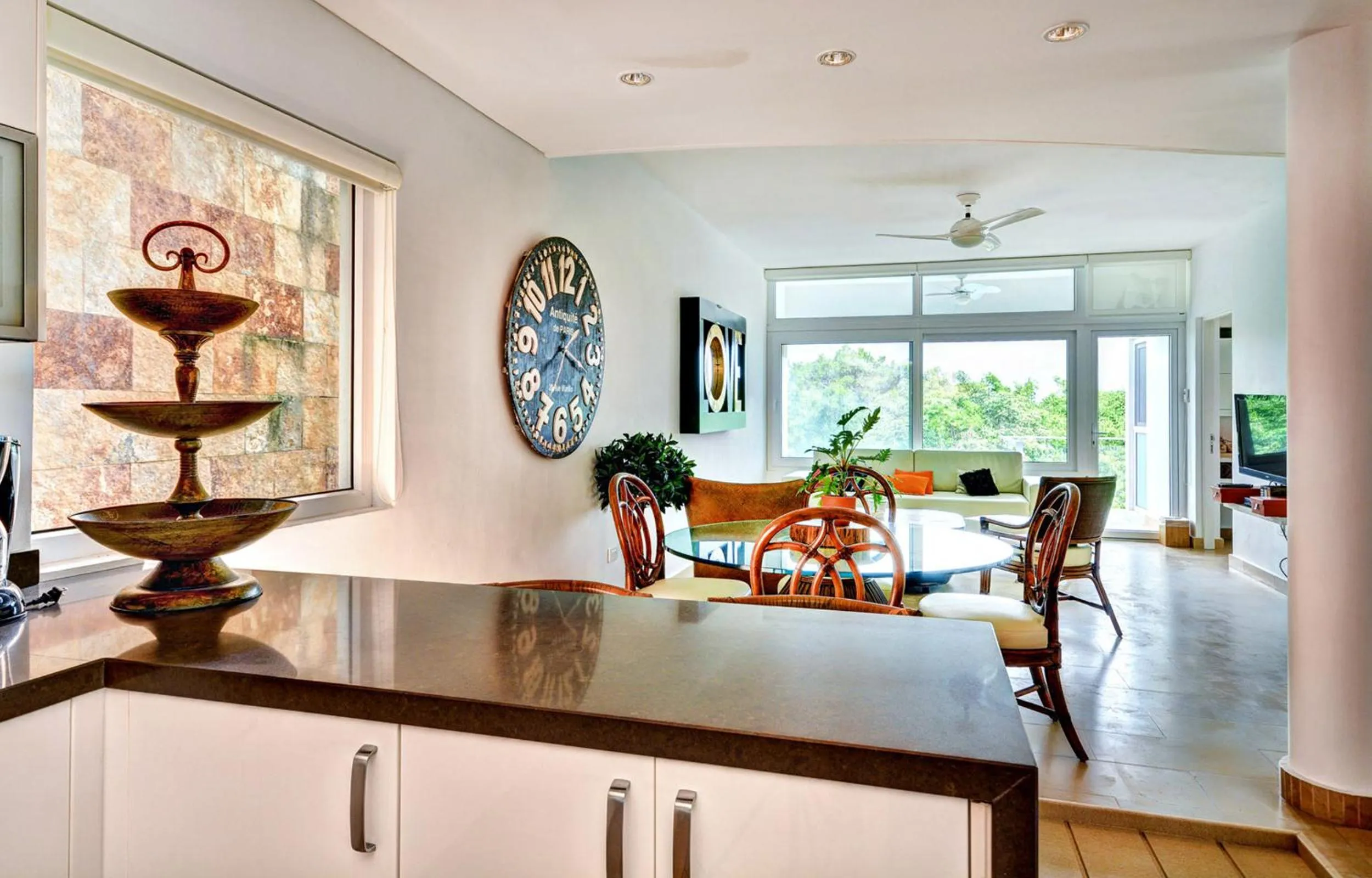 Dining area in Luxurious & Central Condo In Playa Steps From The Beach