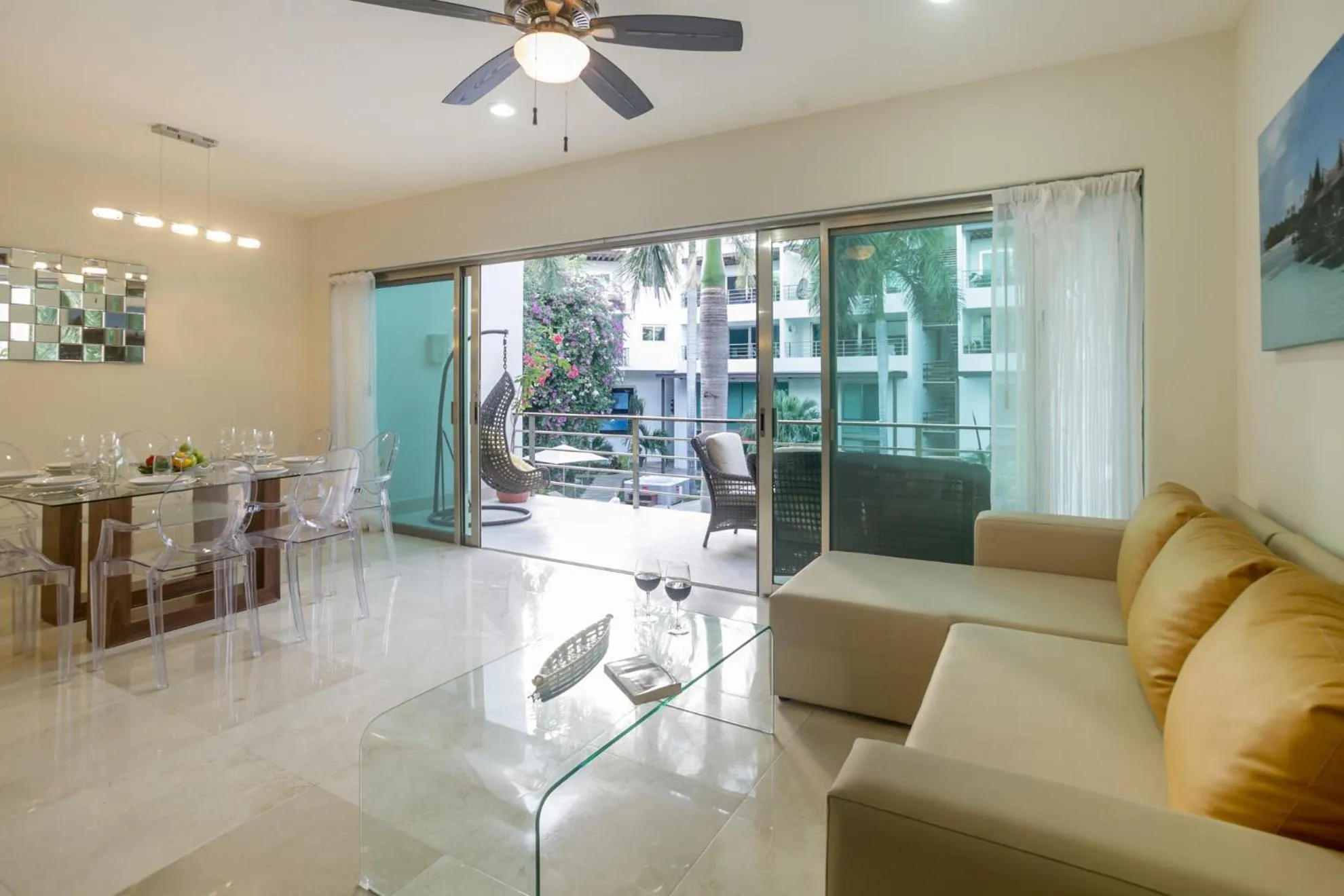 Seating area in Luxurious & Central Condo In Playa Steps From The Beach