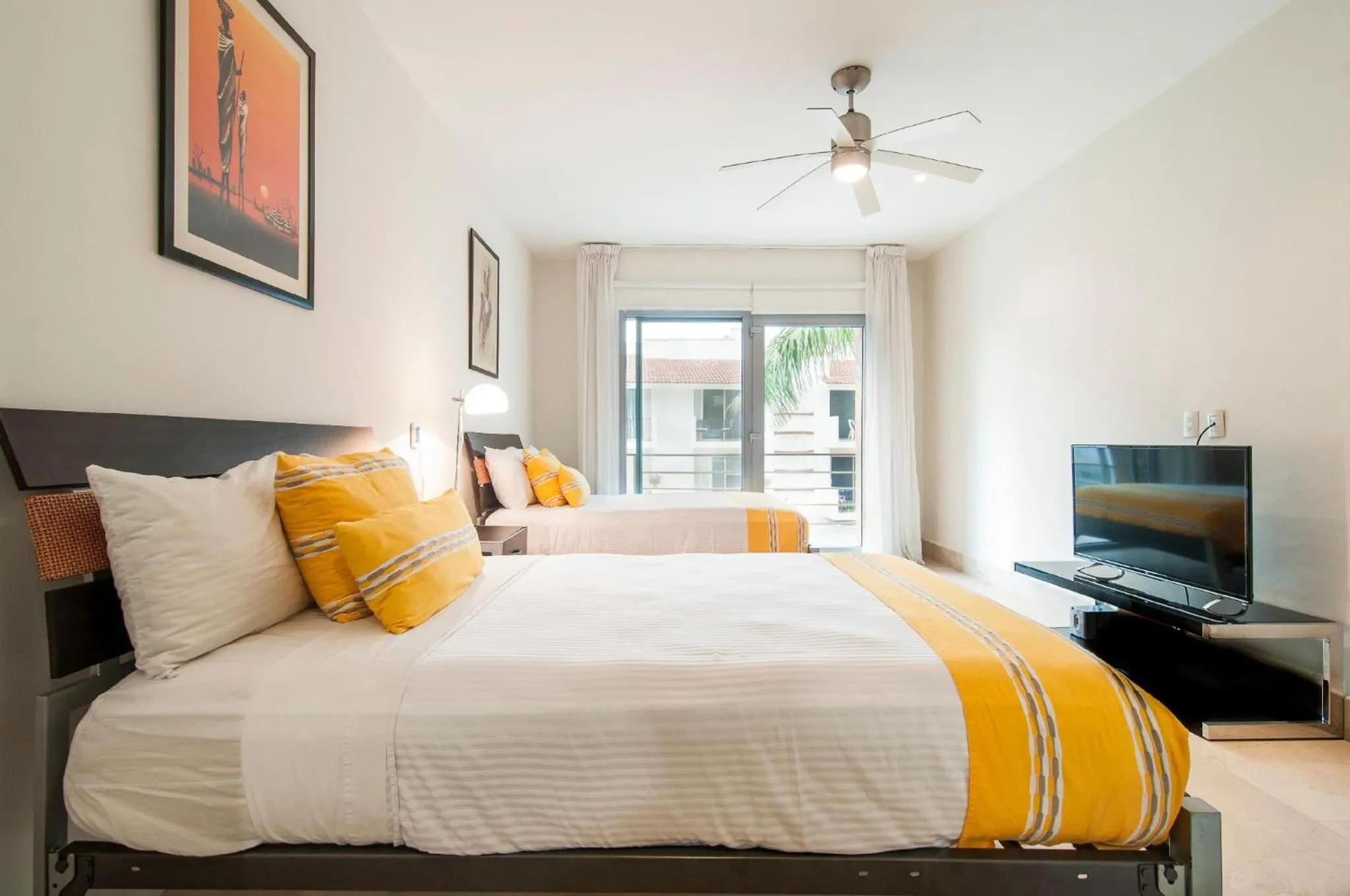 Bed in Luxurious & Central Condo In Playa Steps From The Beach