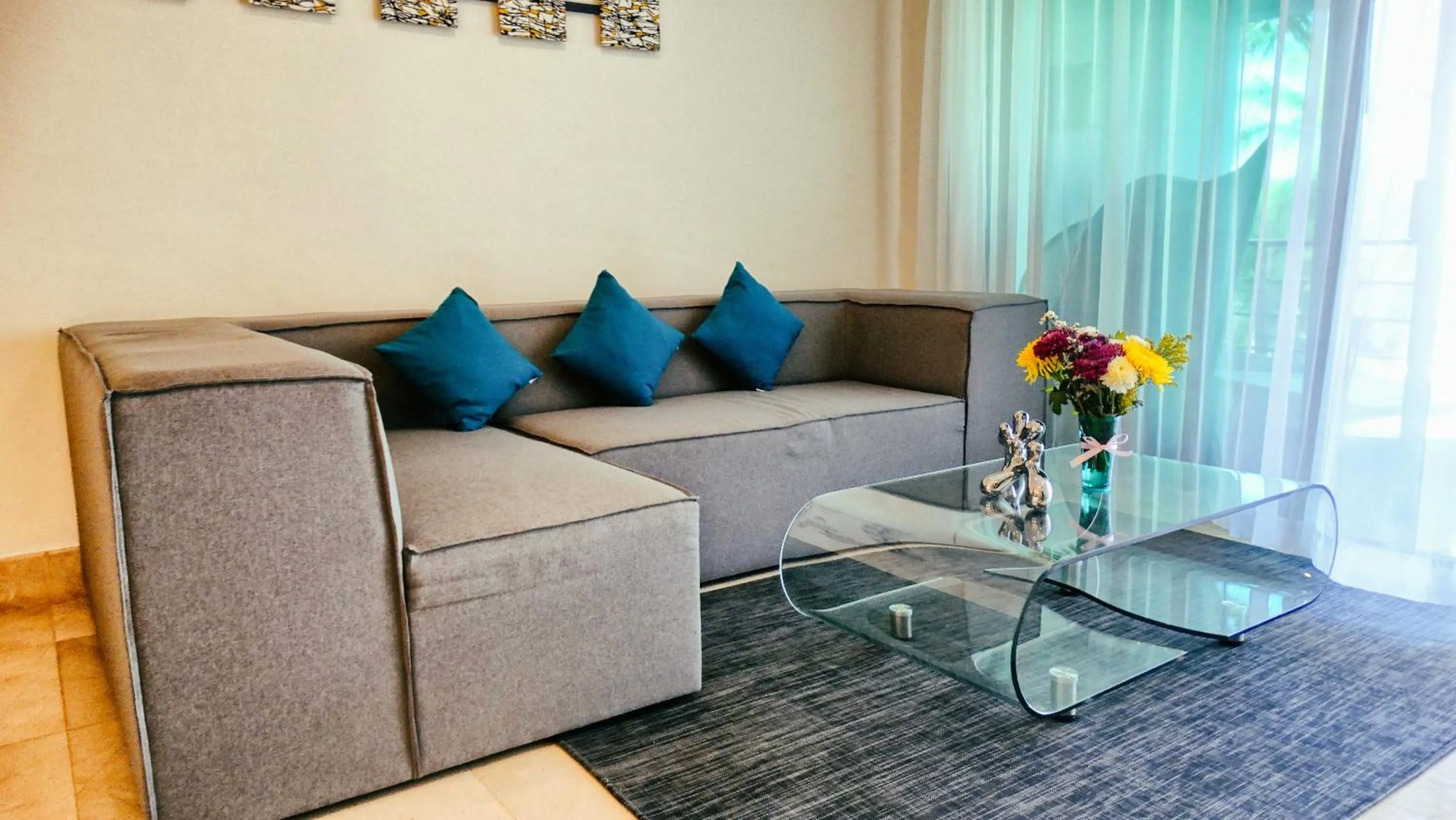 Living room in Luxurious & Central Condo In Playa Steps From The Beach