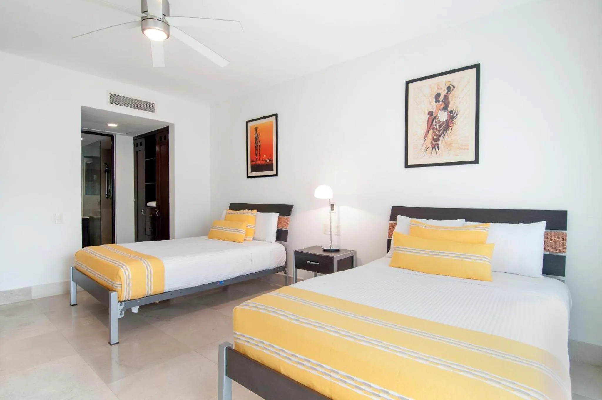Bed in Luxurious & Central Condo In Playa Steps From The Beach