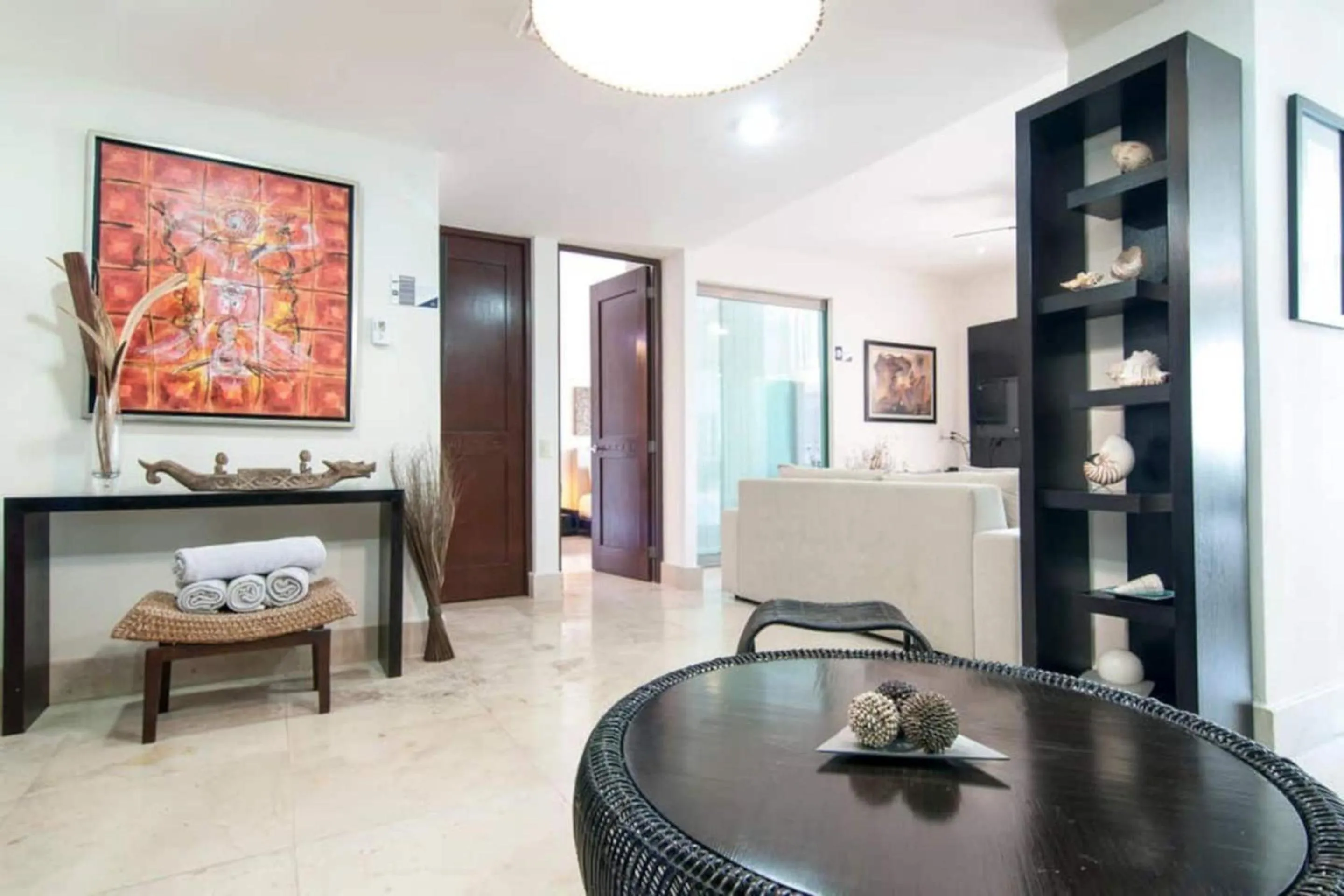 Living room in Luxurious & Central Condo In Playa Steps From The Beach
