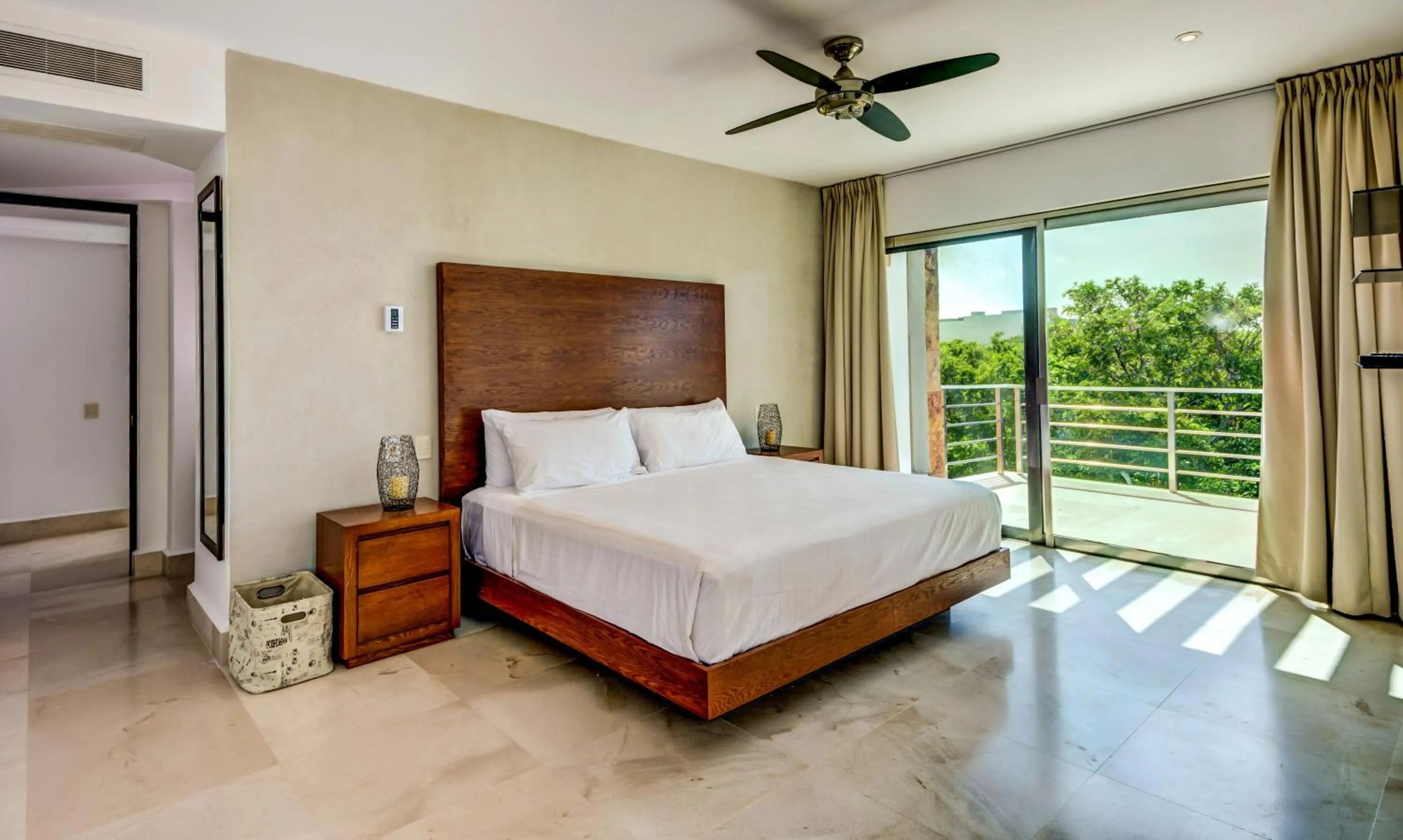 Bed in Luxurious & Central Condo In Playa Steps From The Beach