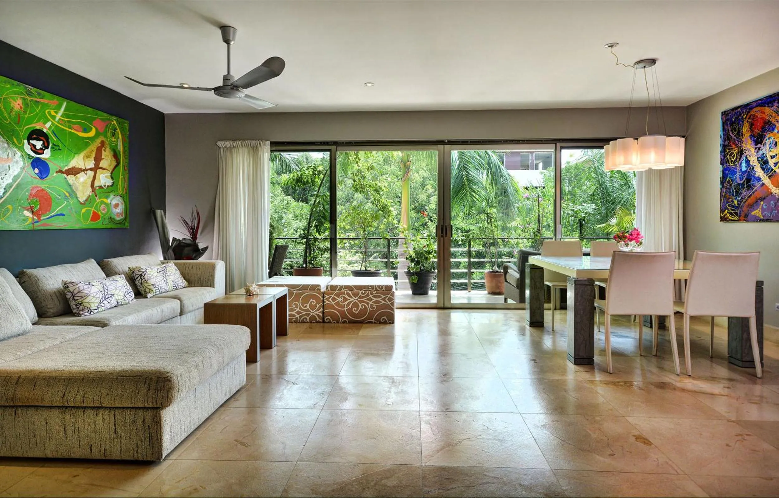 Living room in Luxurious & Central Condo In Playa Steps From The Beach