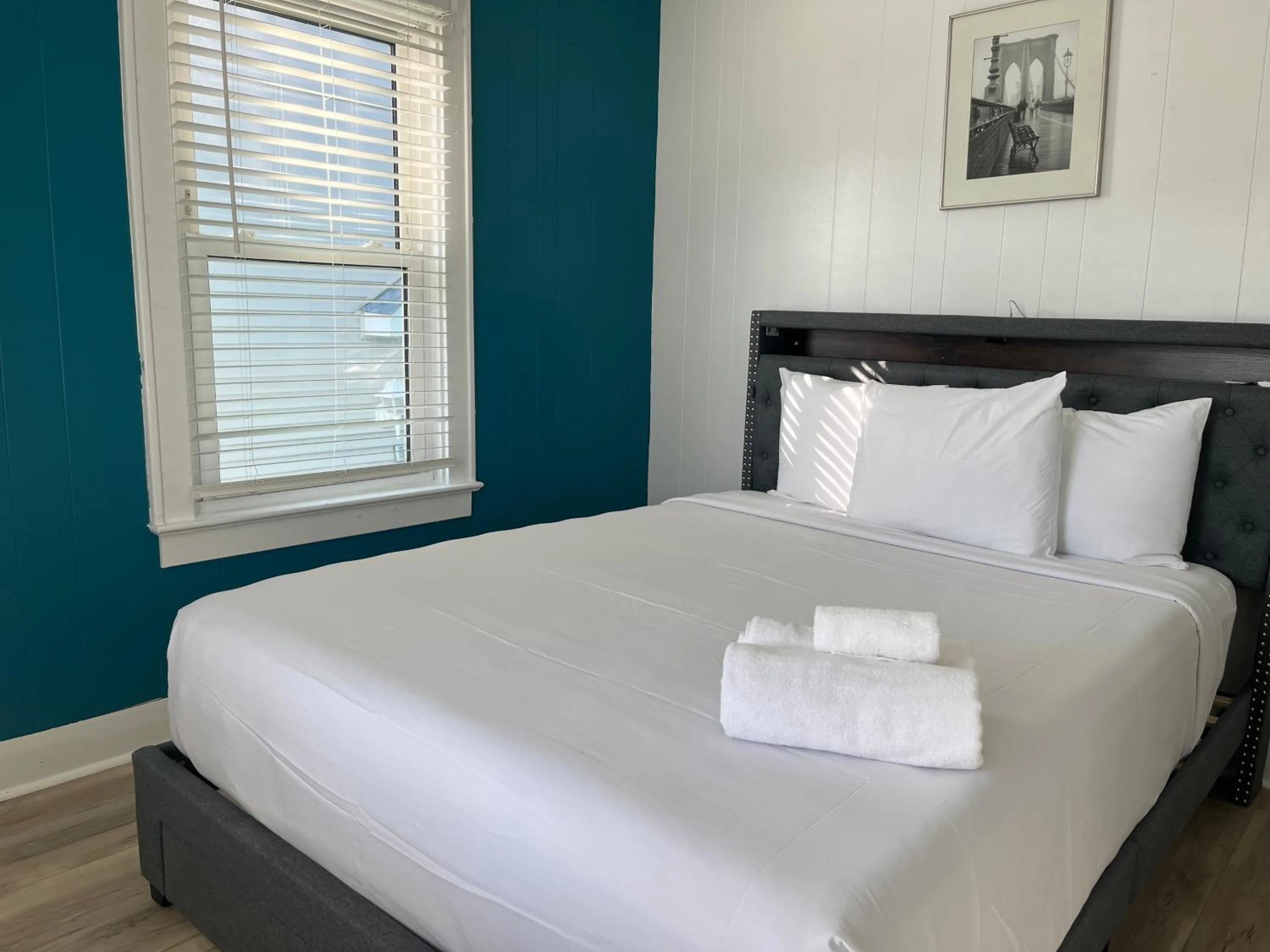 Bed in The Vibes Hotel, Trademark Collection by Wyndham