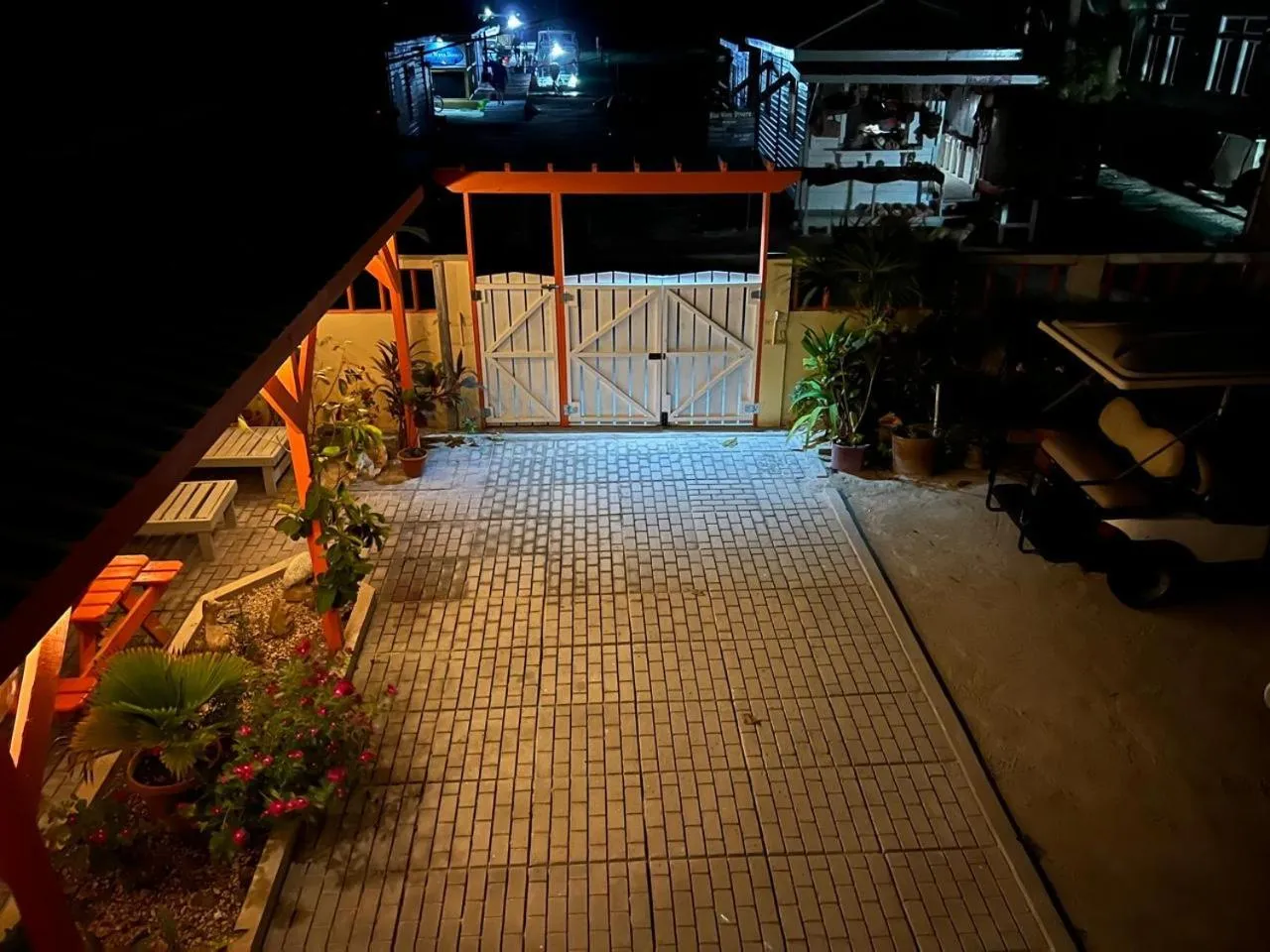 Blue Wave Guest House