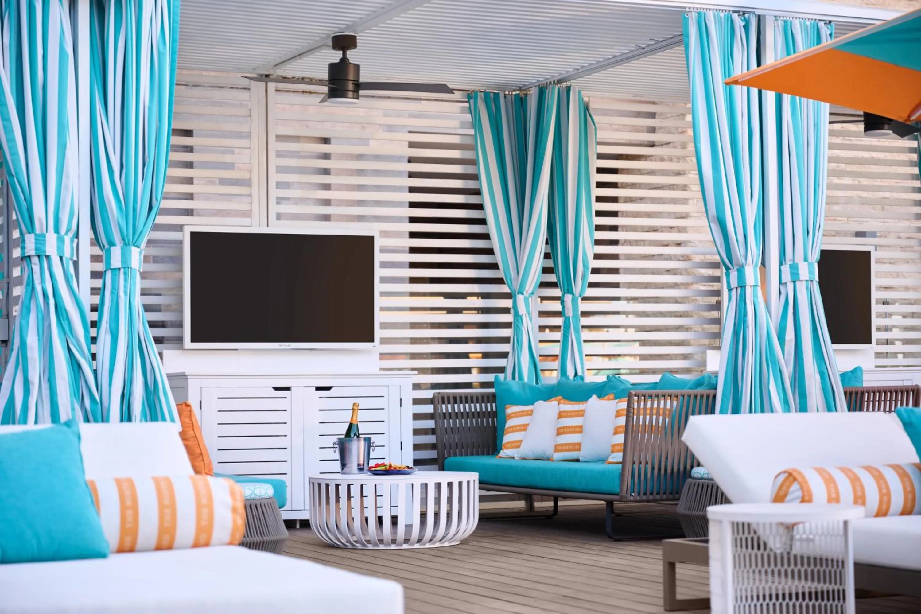 Swimming pool in Paséa Hotel & Spa