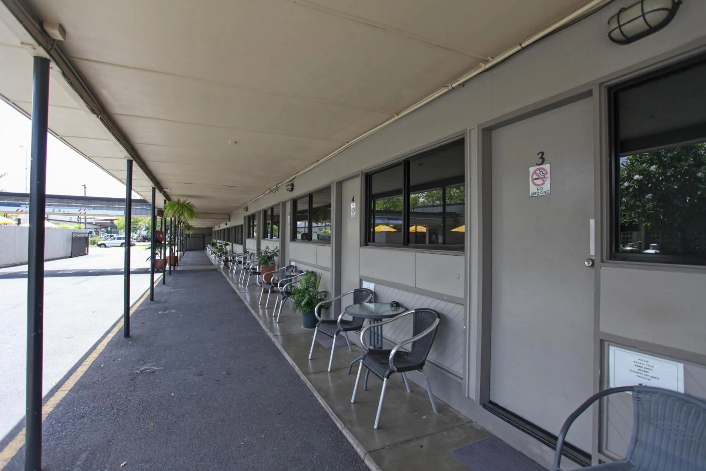 Property building in Tandara Hotel Motel