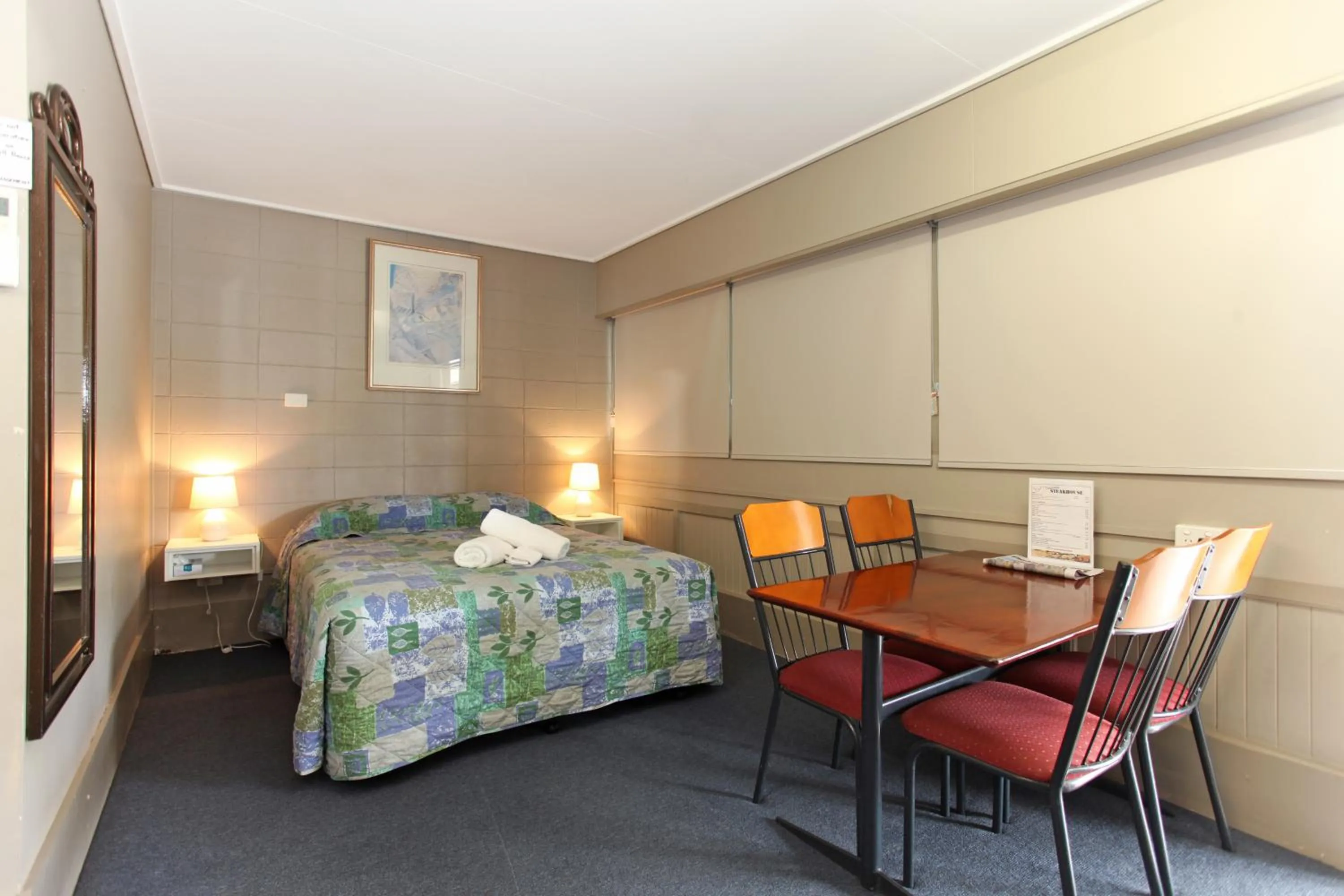 Bed in Tandara Hotel Motel