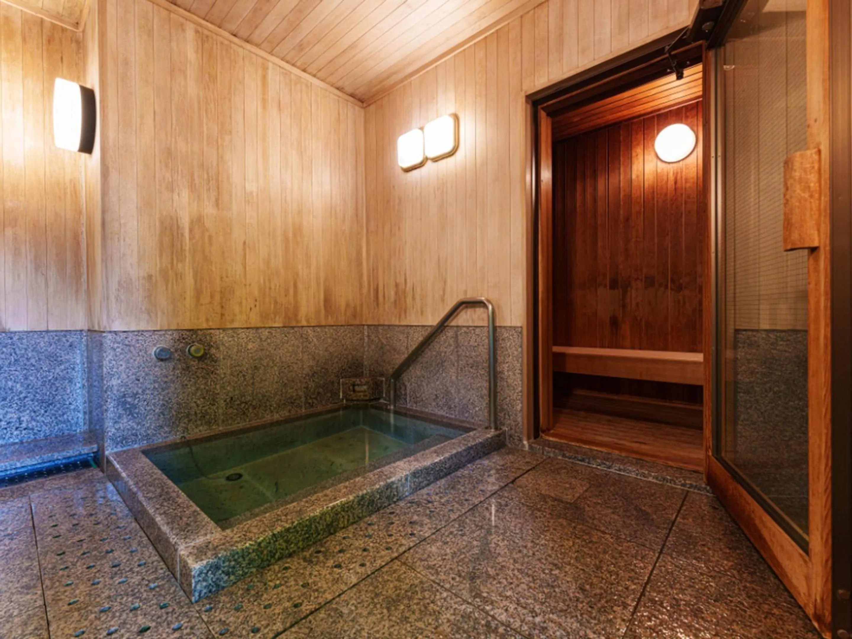 Sauna in UNZEN HANZUIRYO by Onko Chishin