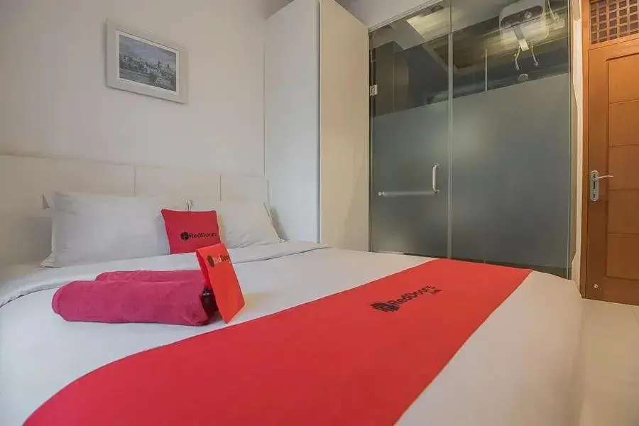 Suite in RedDoorz Plus near Parahyangan University Suite in RedDoorz Plus near Parahyangan University
