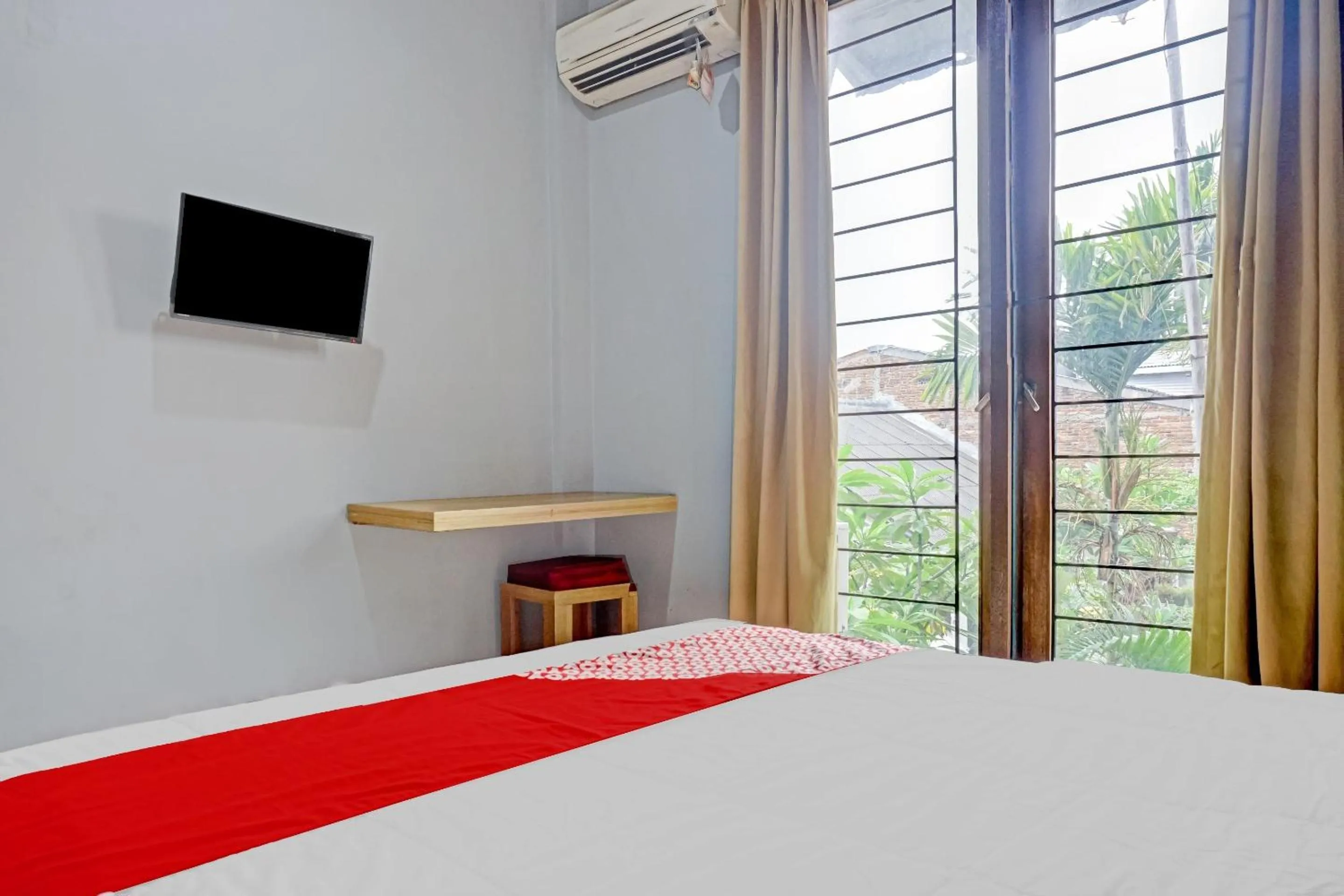 Bedroom in OYO 90738 Griya Dara Near Swimming Pool Essence Dharmawangsa JAKARTA