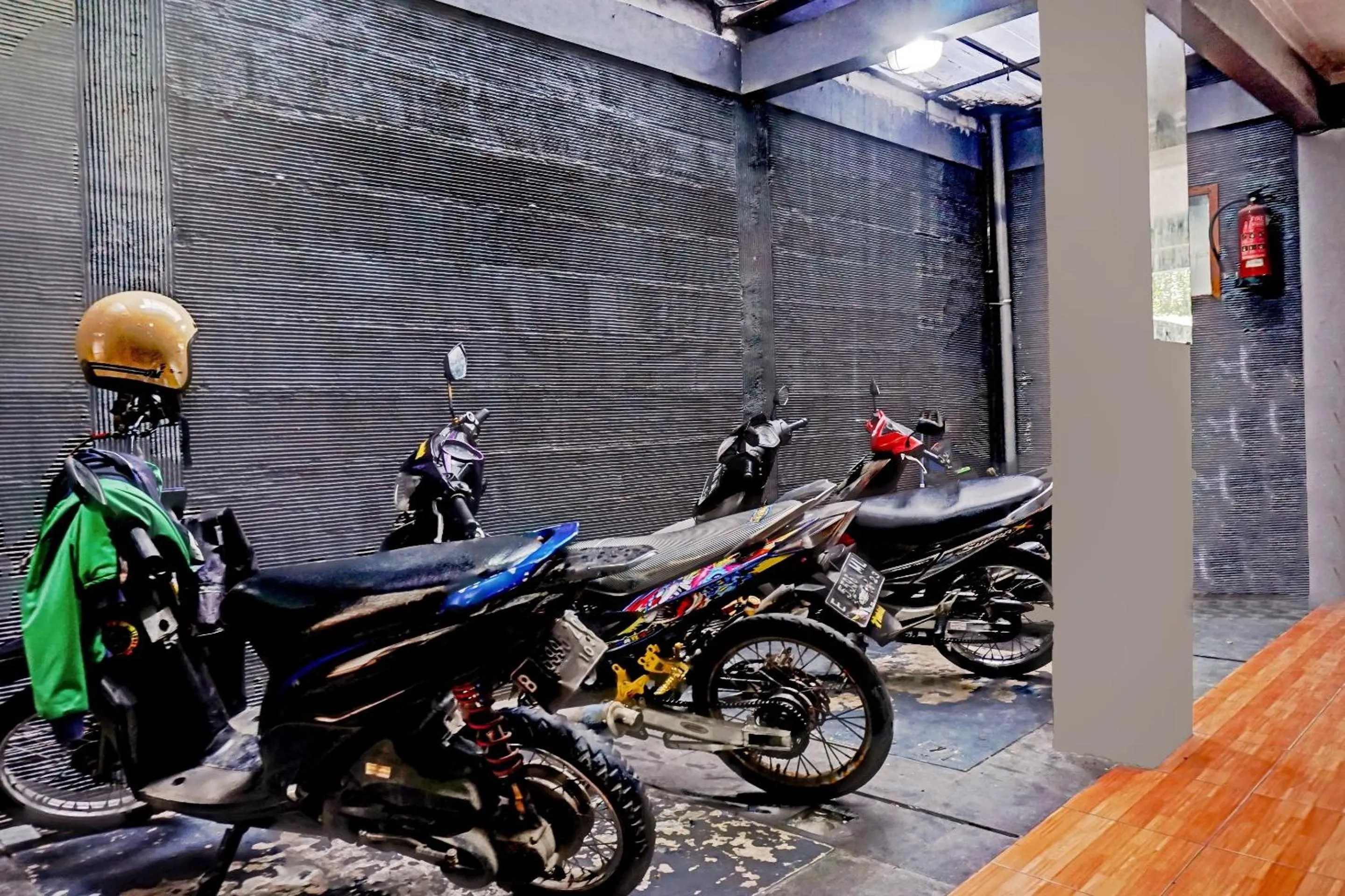 Facade/entrance in OYO 90738 Griya Dara Near Swimming Pool Essence Dharmawangsa JAKARTA