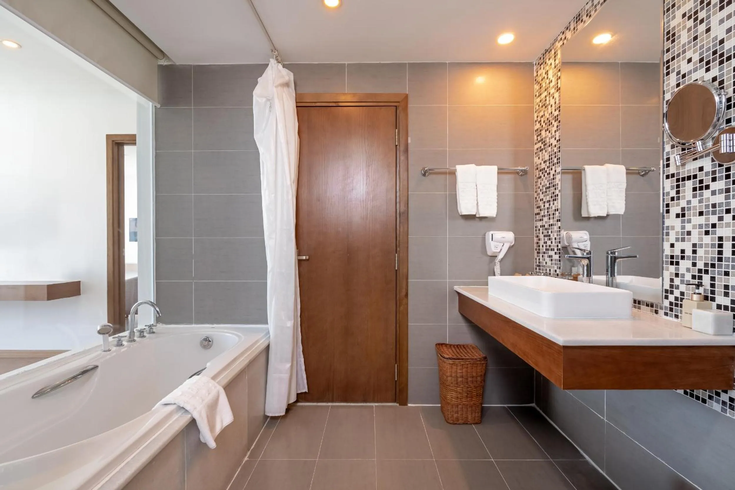 Shower in Royal Lotus Hotel Danang