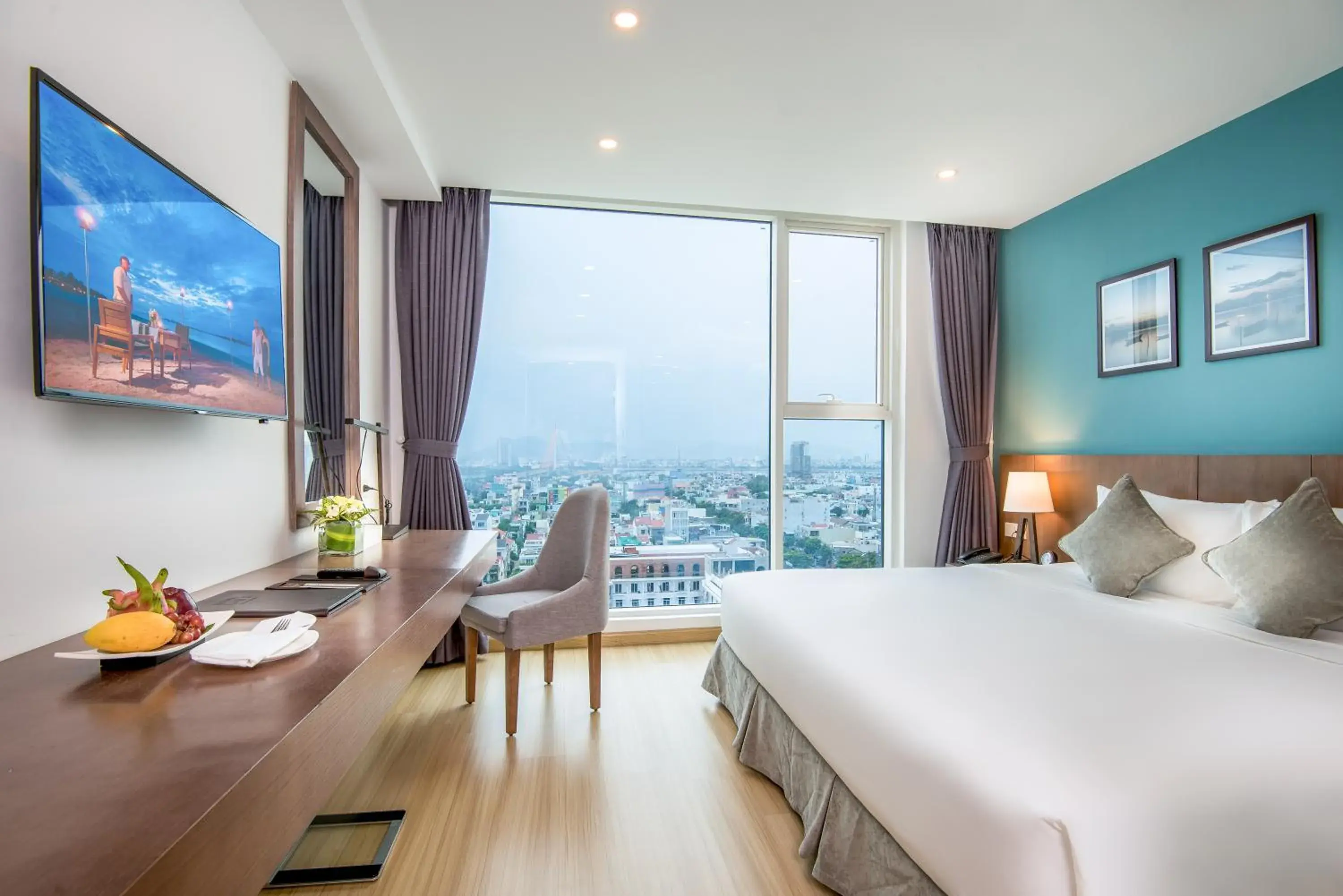 Superior Double or Twin Room with City View in Royal Lotus Hotel Danang Superior Double or Twin Room with City View in Royal Lotus Hotel Danang