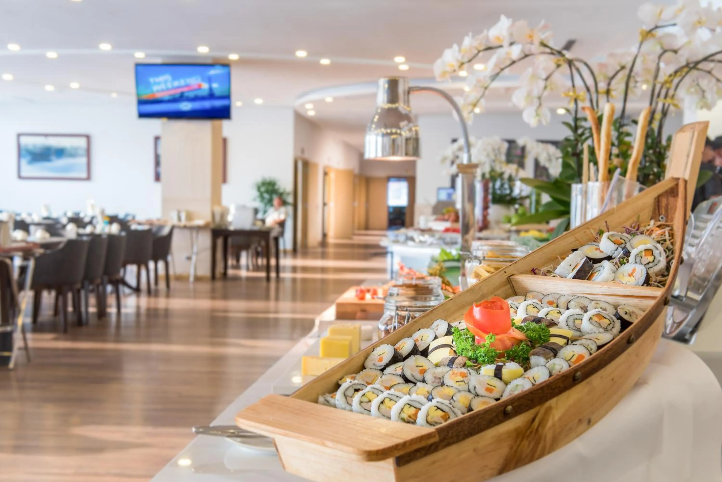 Restaurant/places to eat in Royal Lotus Hotel Danang