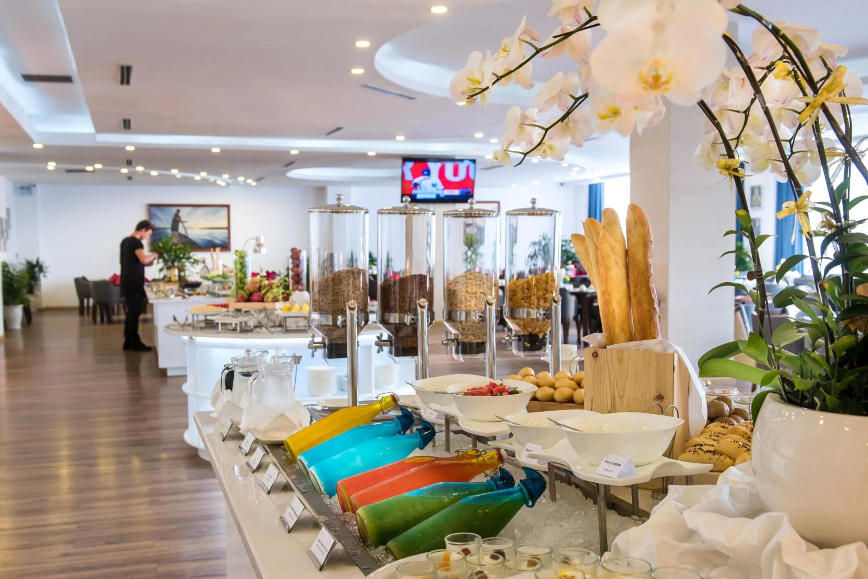 Restaurant/places to eat in Royal Lotus Hotel Danang