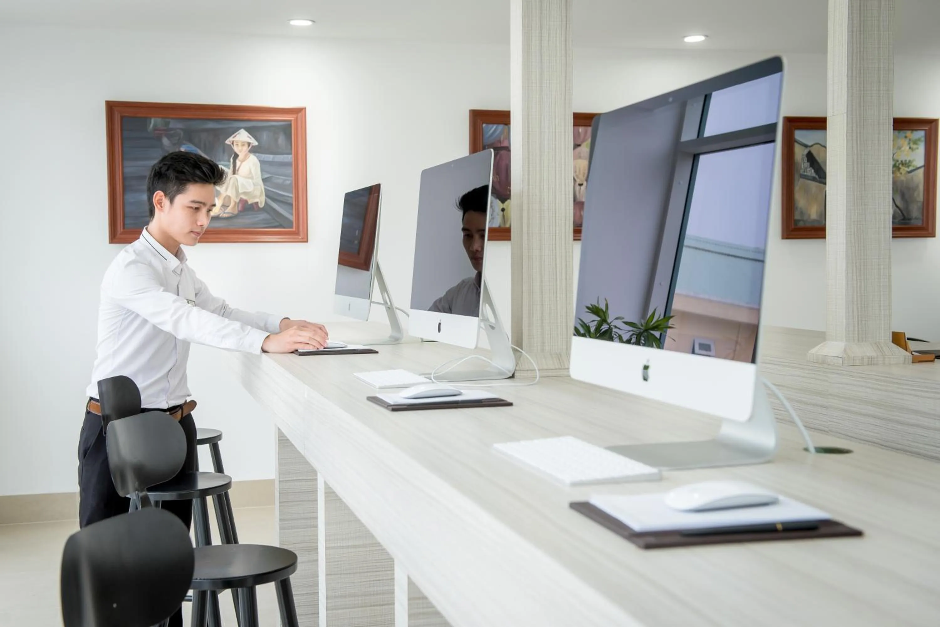 Business facilities in Royal Lotus Hotel Danang