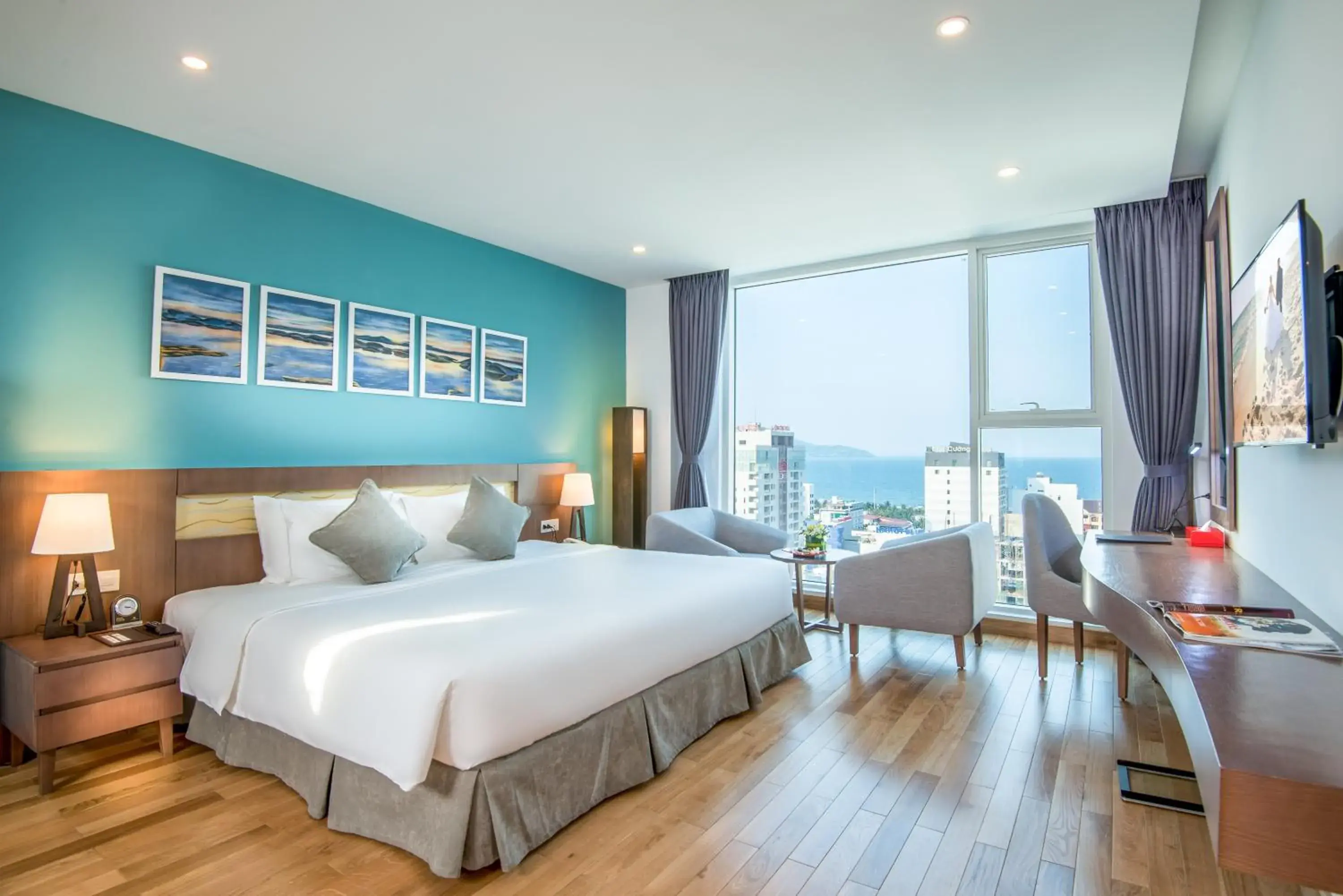 Deluxe Double or Twin Room in Royal Lotus Hotel Danang Deluxe Double or Twin Room in Royal Lotus Hotel Danang