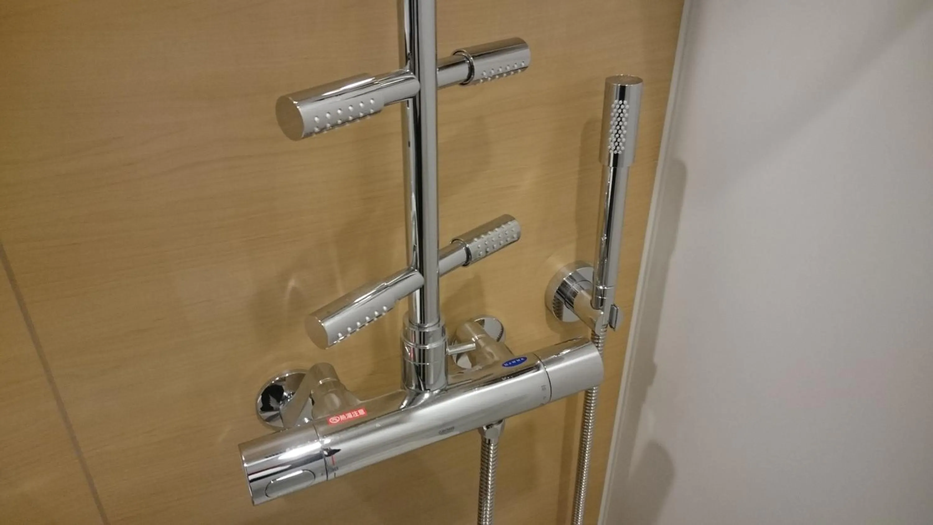 Shower in Hotel Vista Sendai