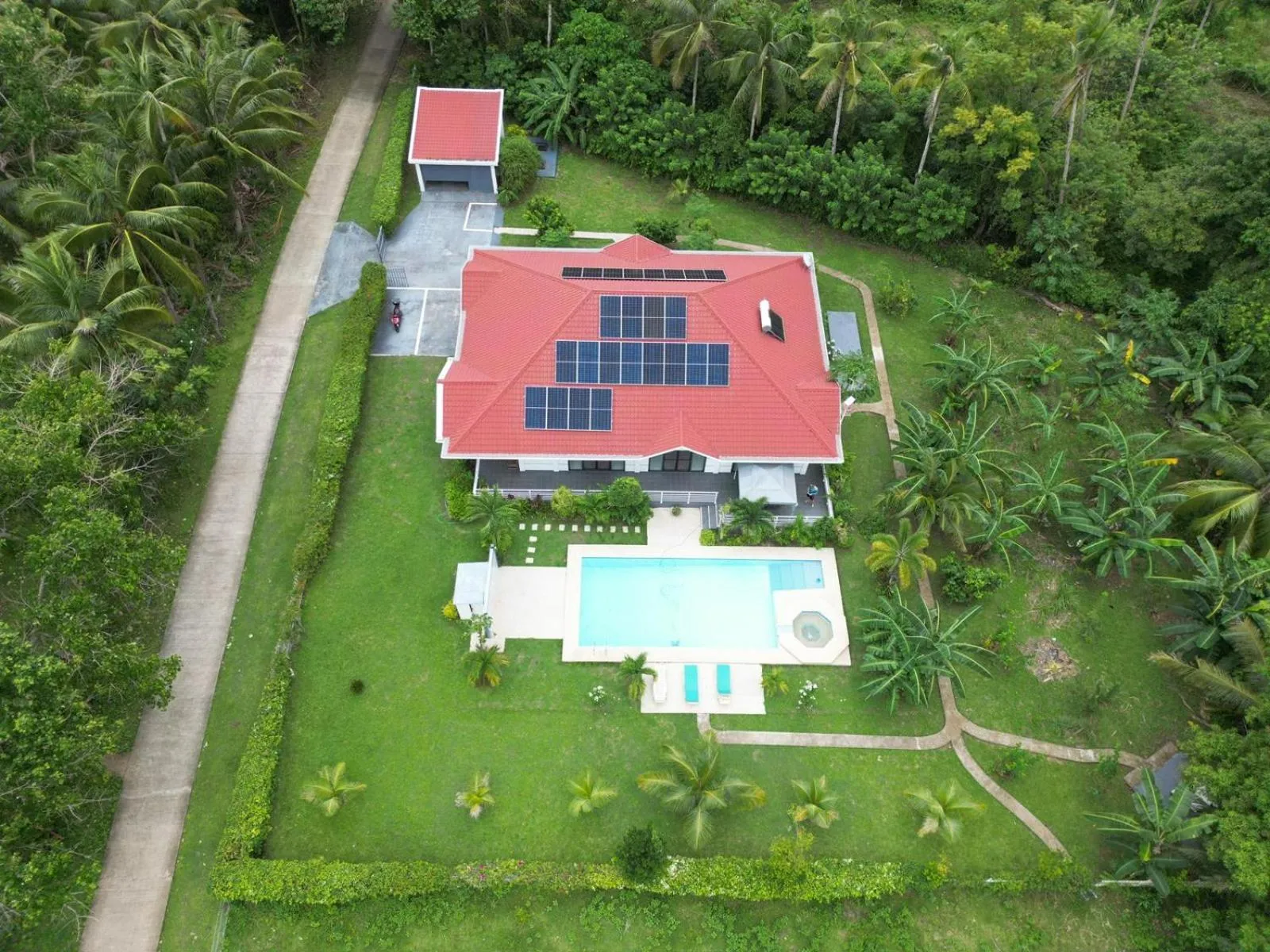 Property building in Bohol White House Bed & Breakfast