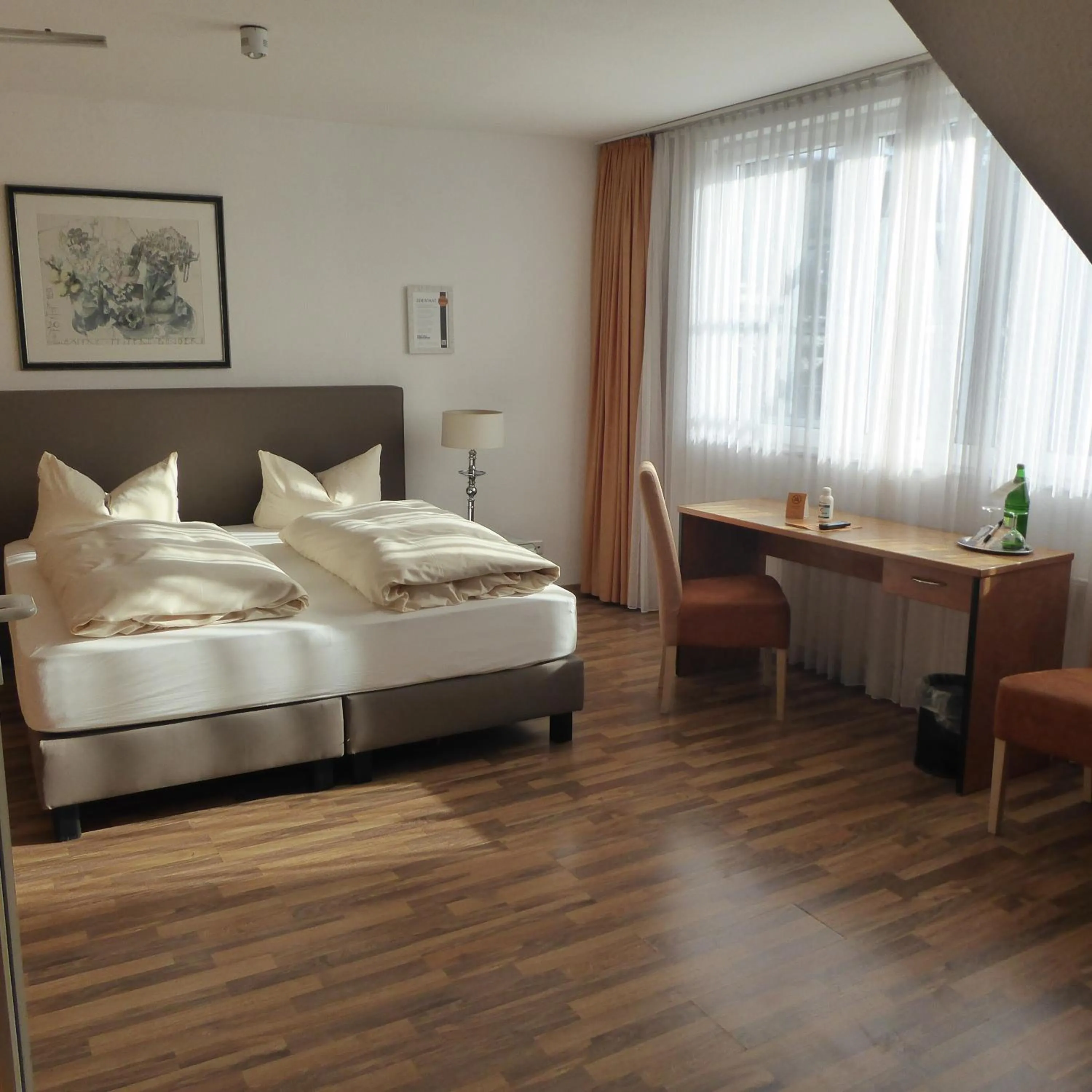 Photo of the whole room, Bed in Hotel Weinhaus Hoff
