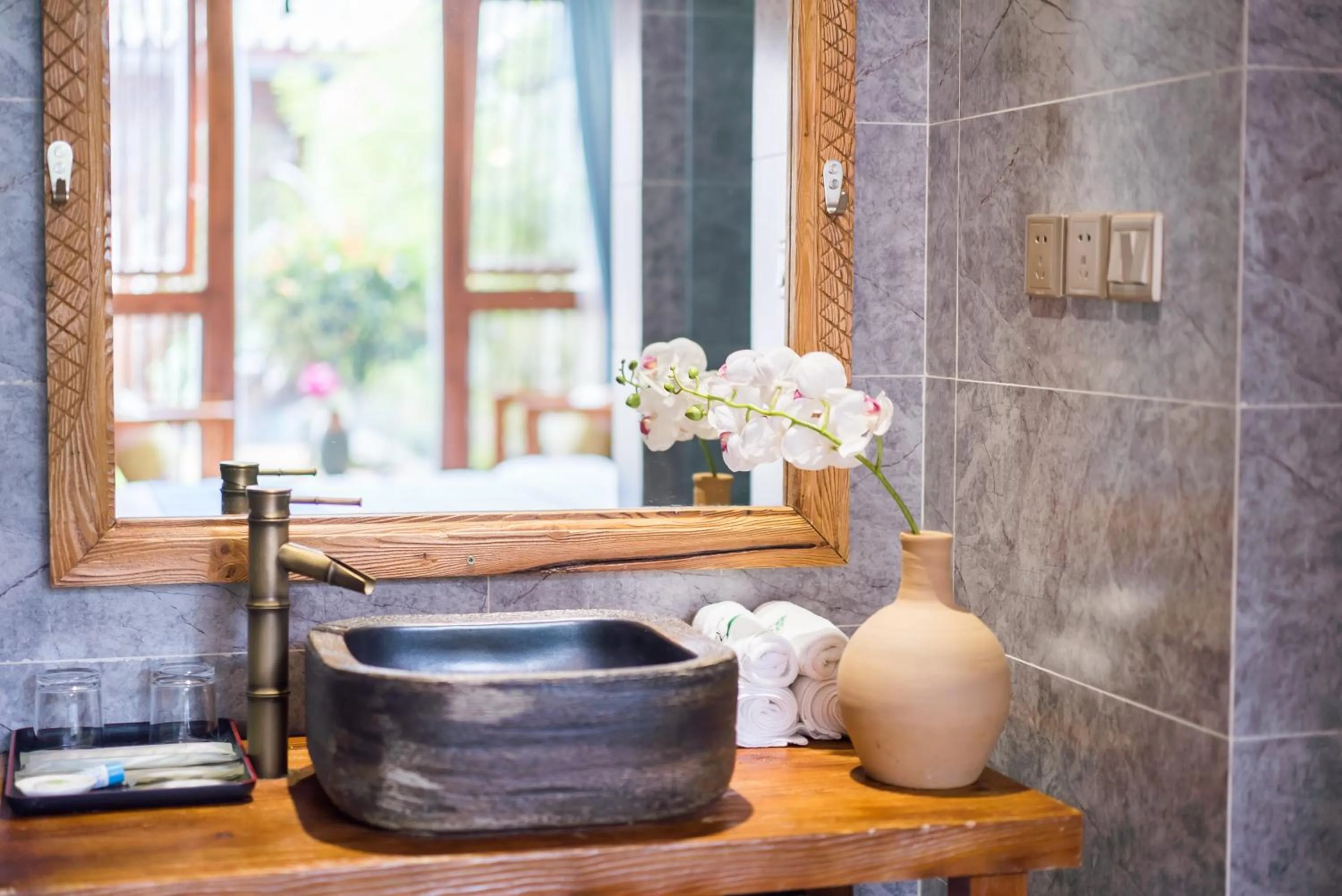 Decorative detail in Lijiang Yue Tu Inn