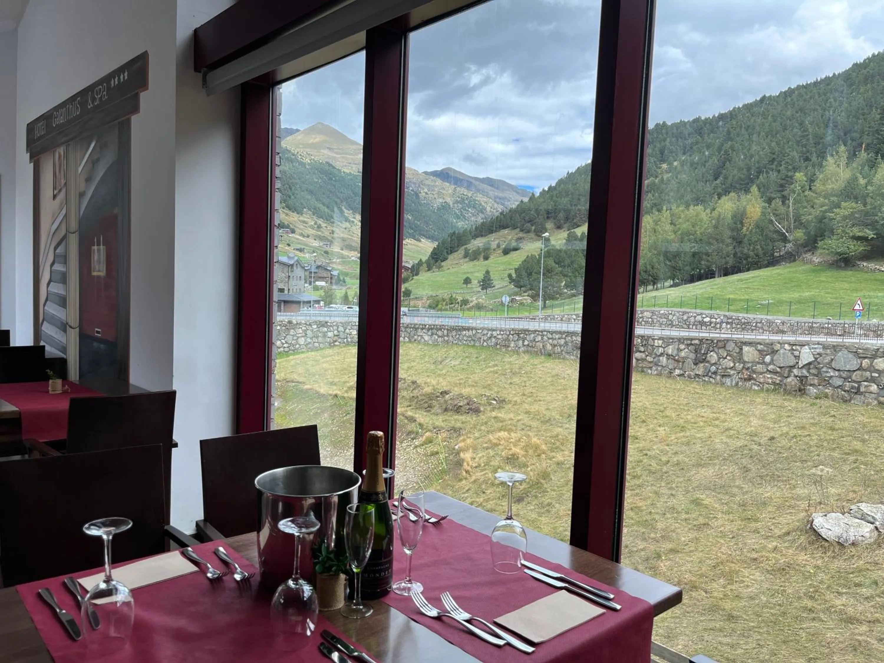 Restaurant/places to eat in Wuau! Hotel Galanthus & Spa