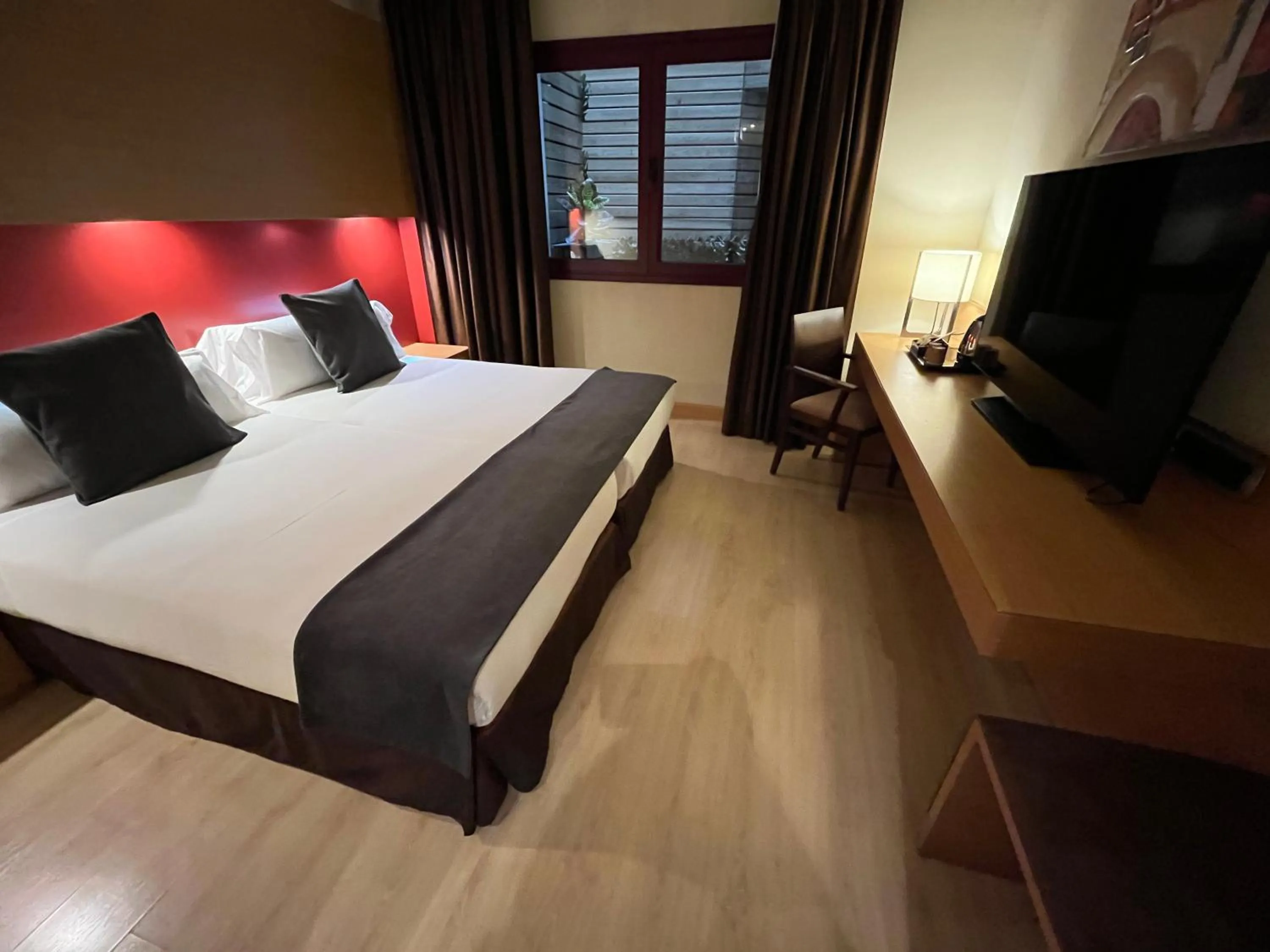 Photo of the whole room, Bed in Wuau! Hotel Galanthus & Spa