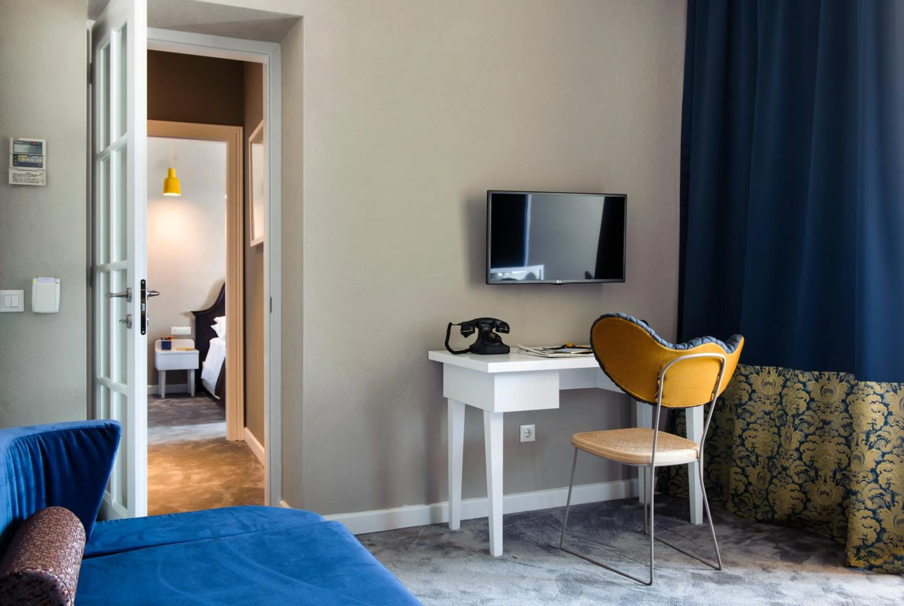 TV and multimedia in XII Century Heritage Hotel