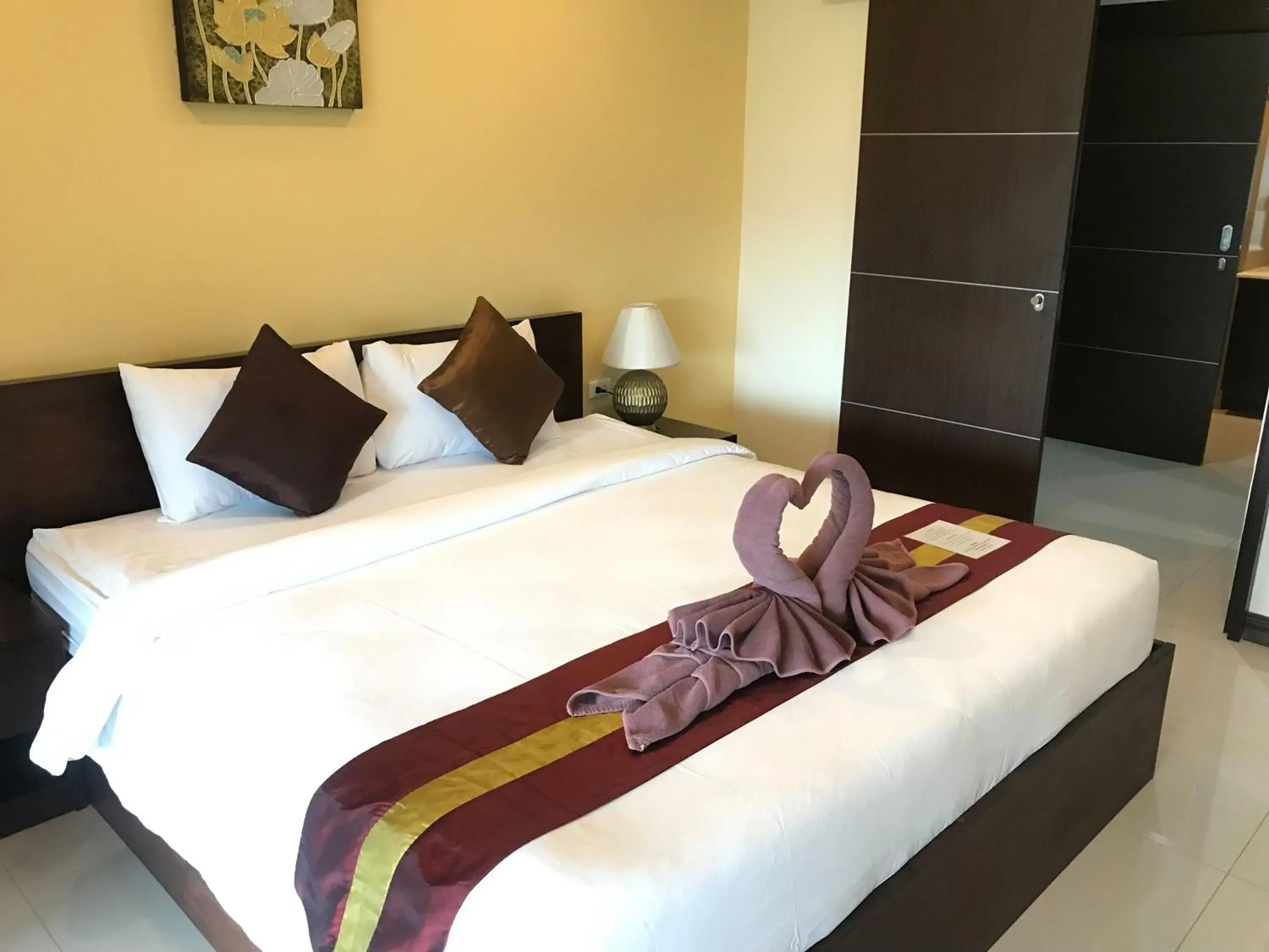 Deluxe Double Room in The Lai Thai Luxury Condominiums Deluxe Double Room in The Lai Thai Luxury Condominiums