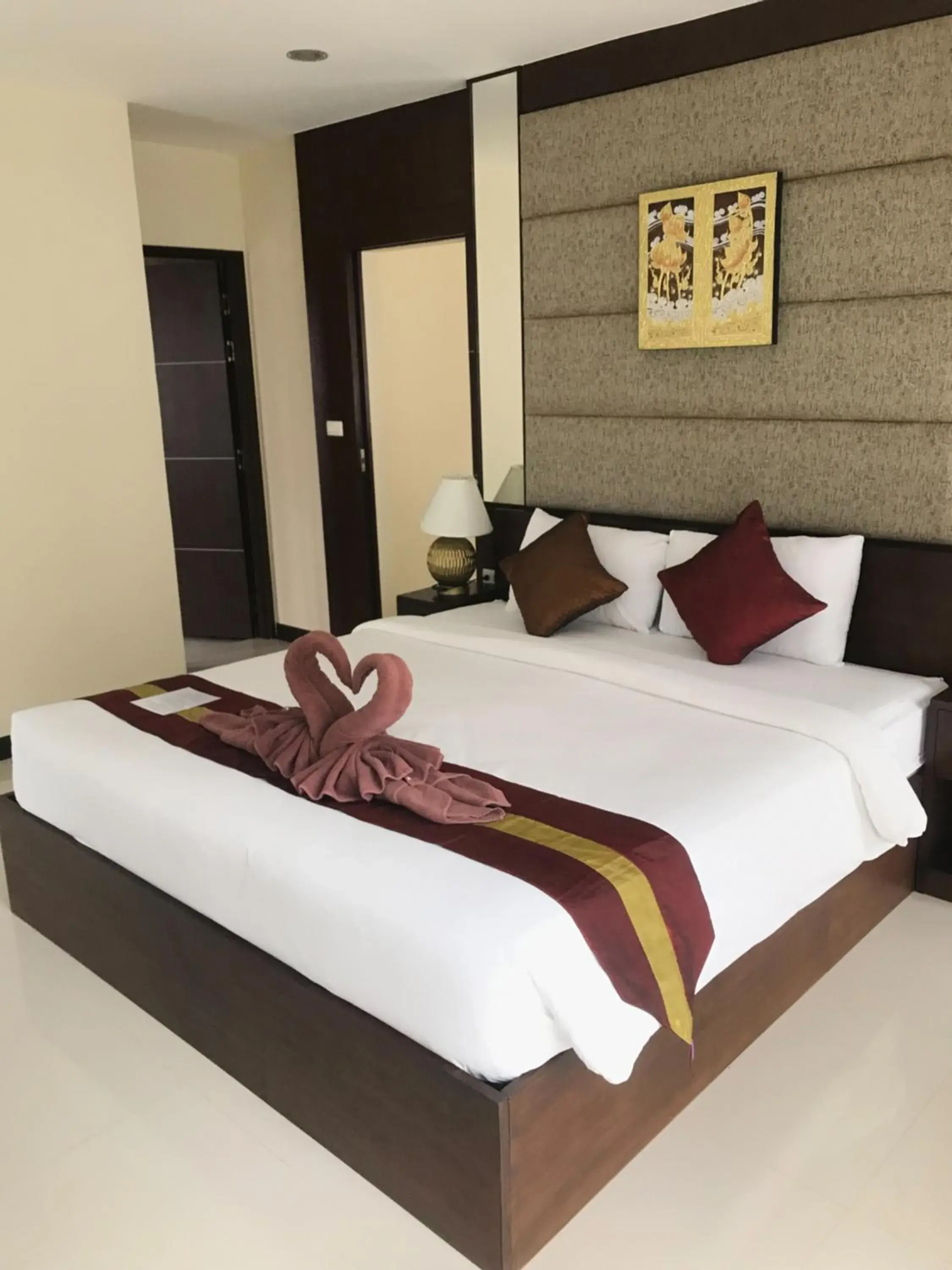Two-Bedroom Apartment in The Lai Thai Luxury Condominiums Two-Bedroom Apartment in The Lai Thai Luxury Condominiums