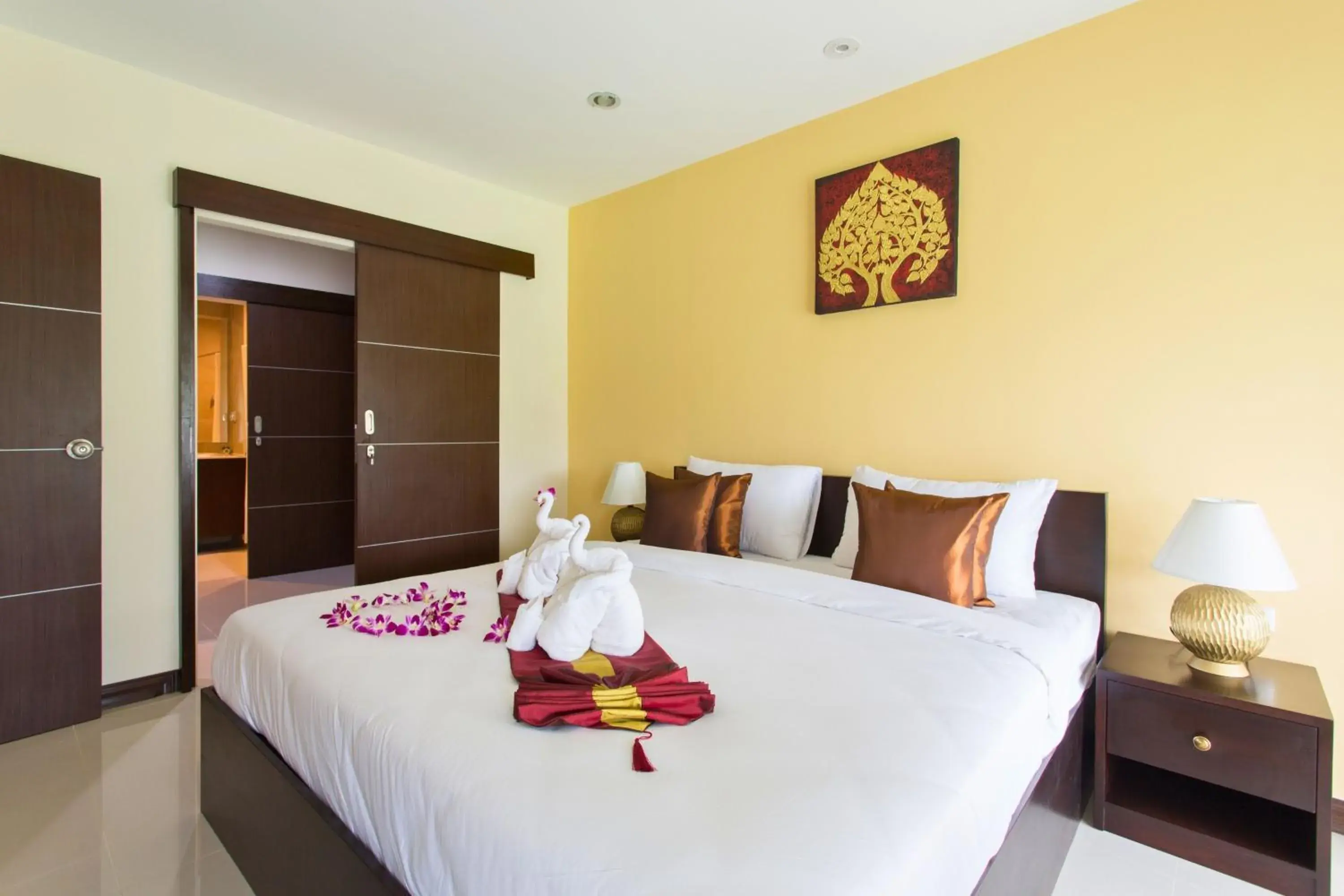 Deluxe Double Room in The Lai Thai Luxury Condominiums Deluxe Double Room in The Lai Thai Luxury Condominiums