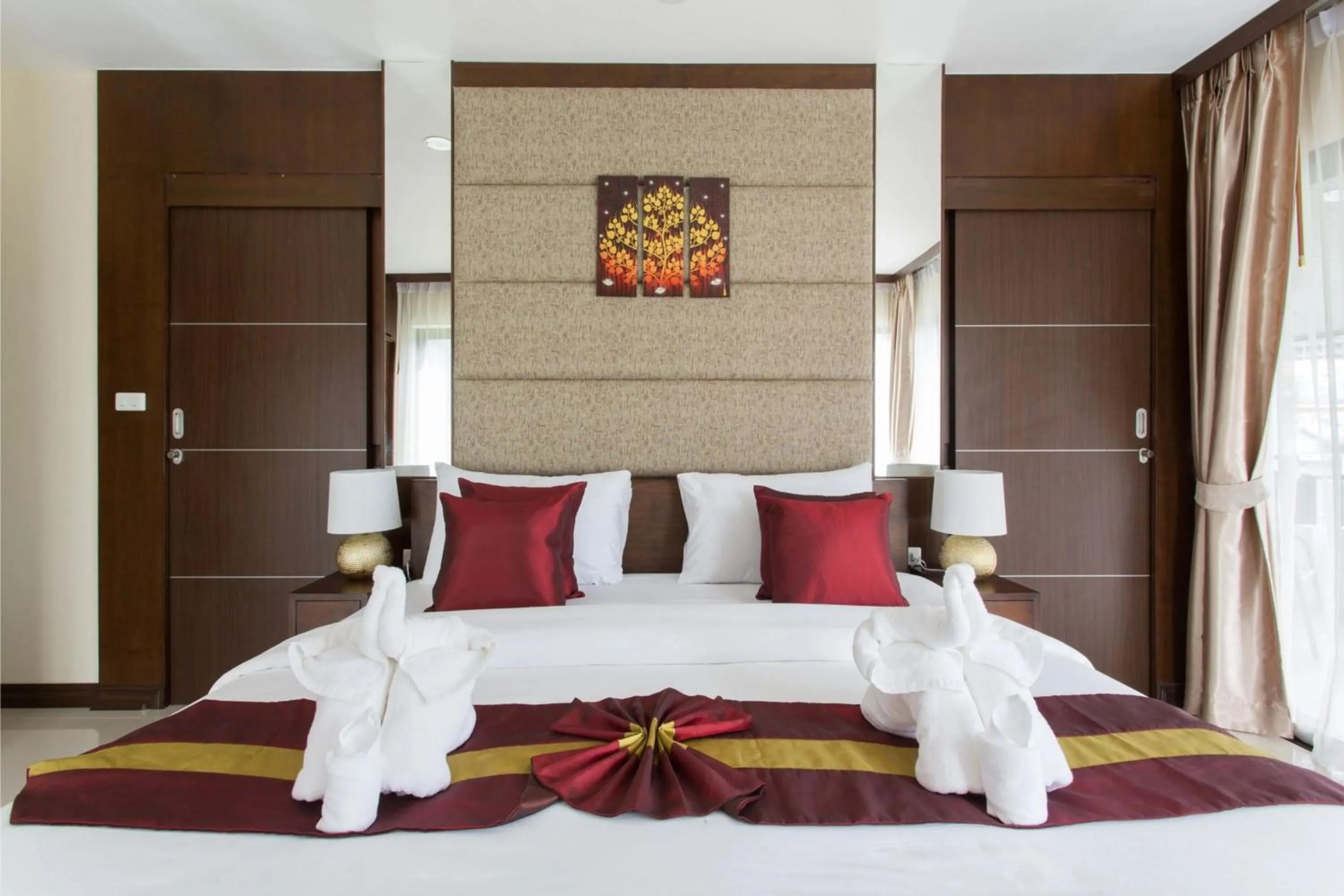 Bedroom, Bed in The Lai Thai Luxury Condominiums