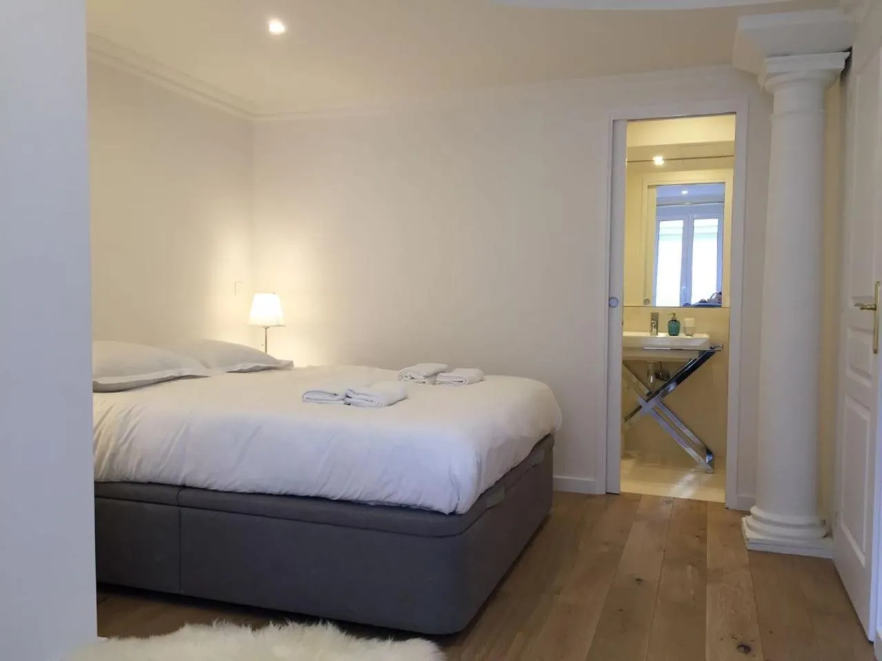 Bedroom in Bellechasse Apartments