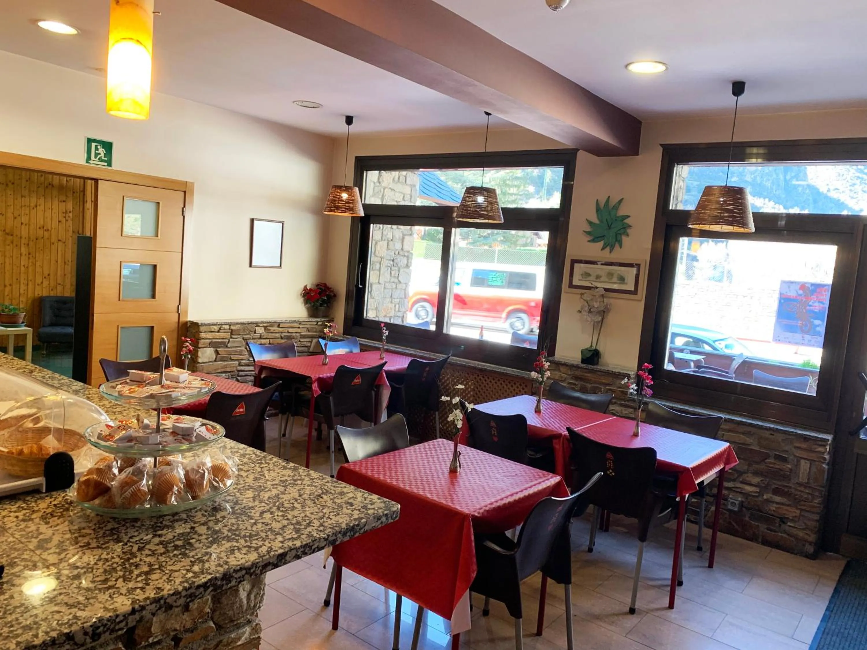 Restaurant/places to eat in Hotel Barcelona