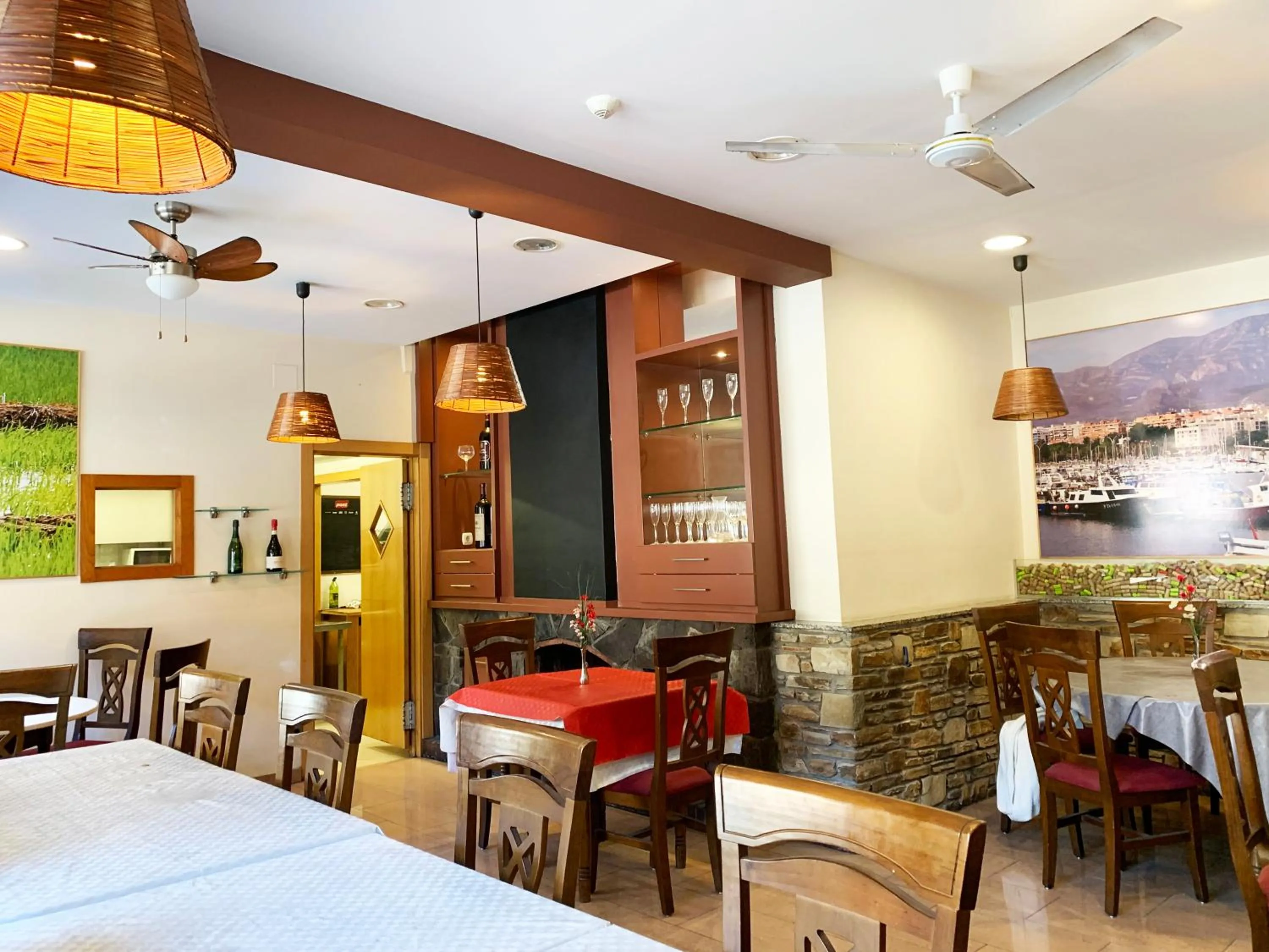 Restaurant/places to eat in Hotel Barcelona