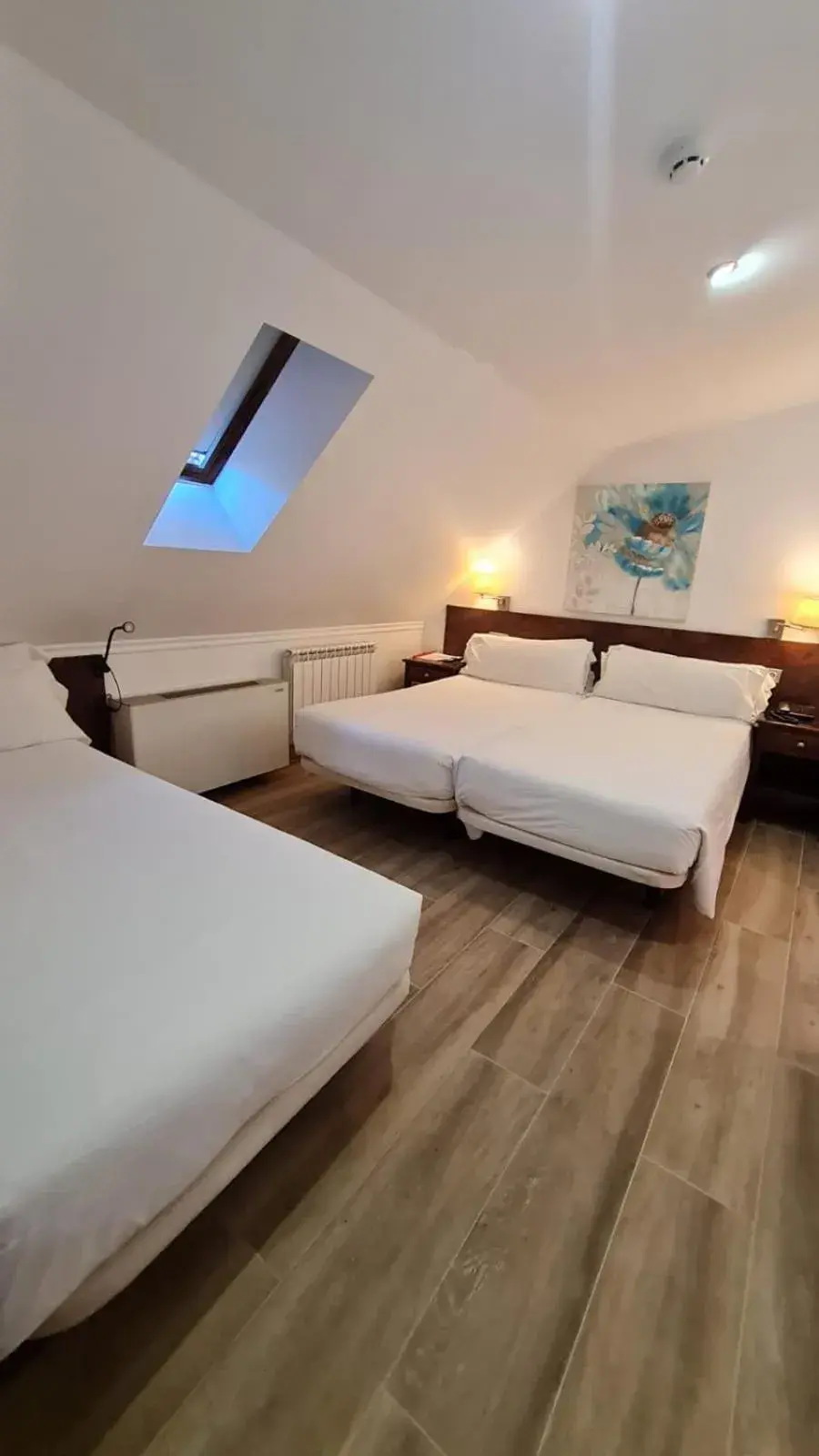 Economy Triple Room - single occupancy in Aston Hotel Economy Triple Room - single occupancy in Aston Hotel