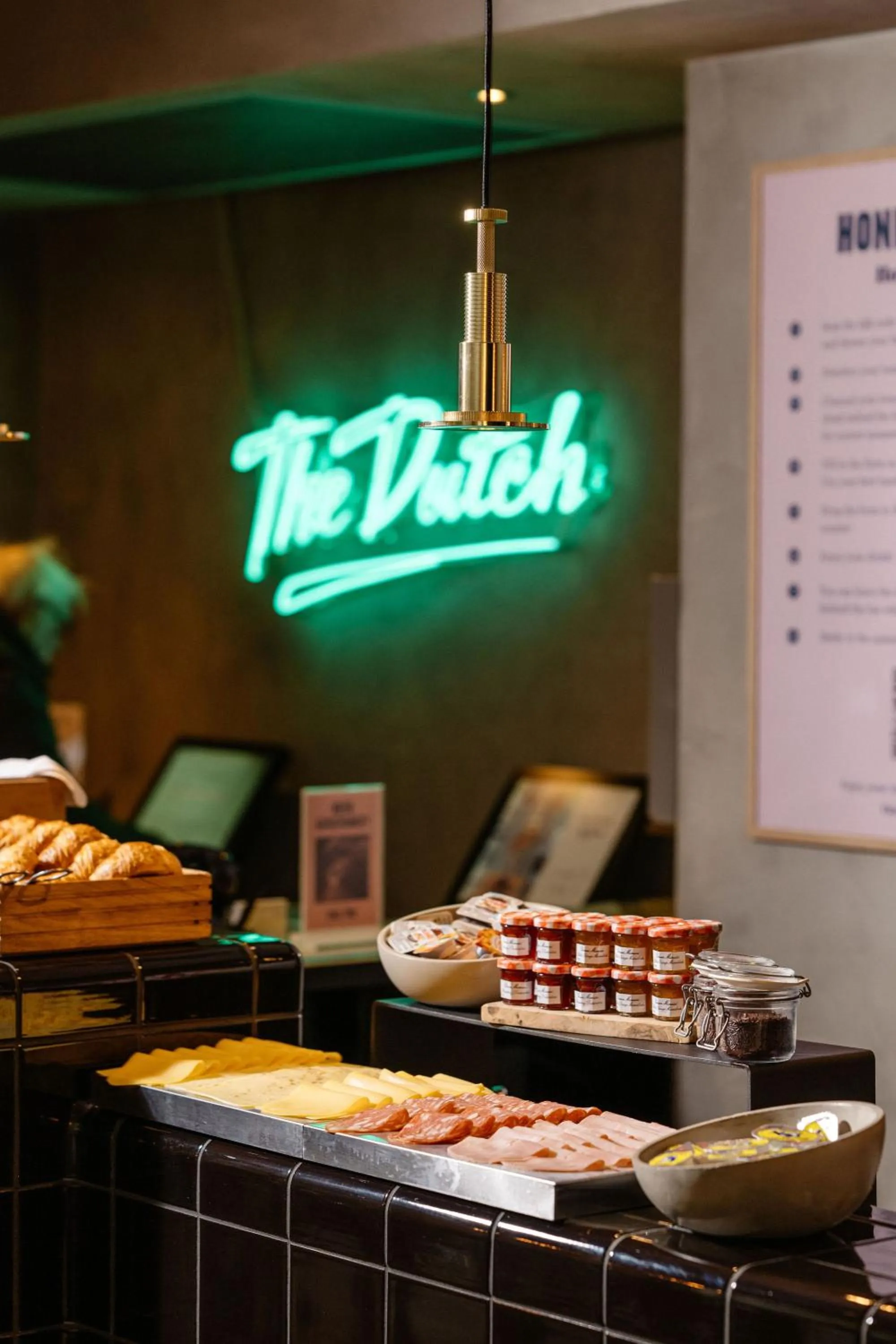 Buffet breakfast in The Dutch Maastricht