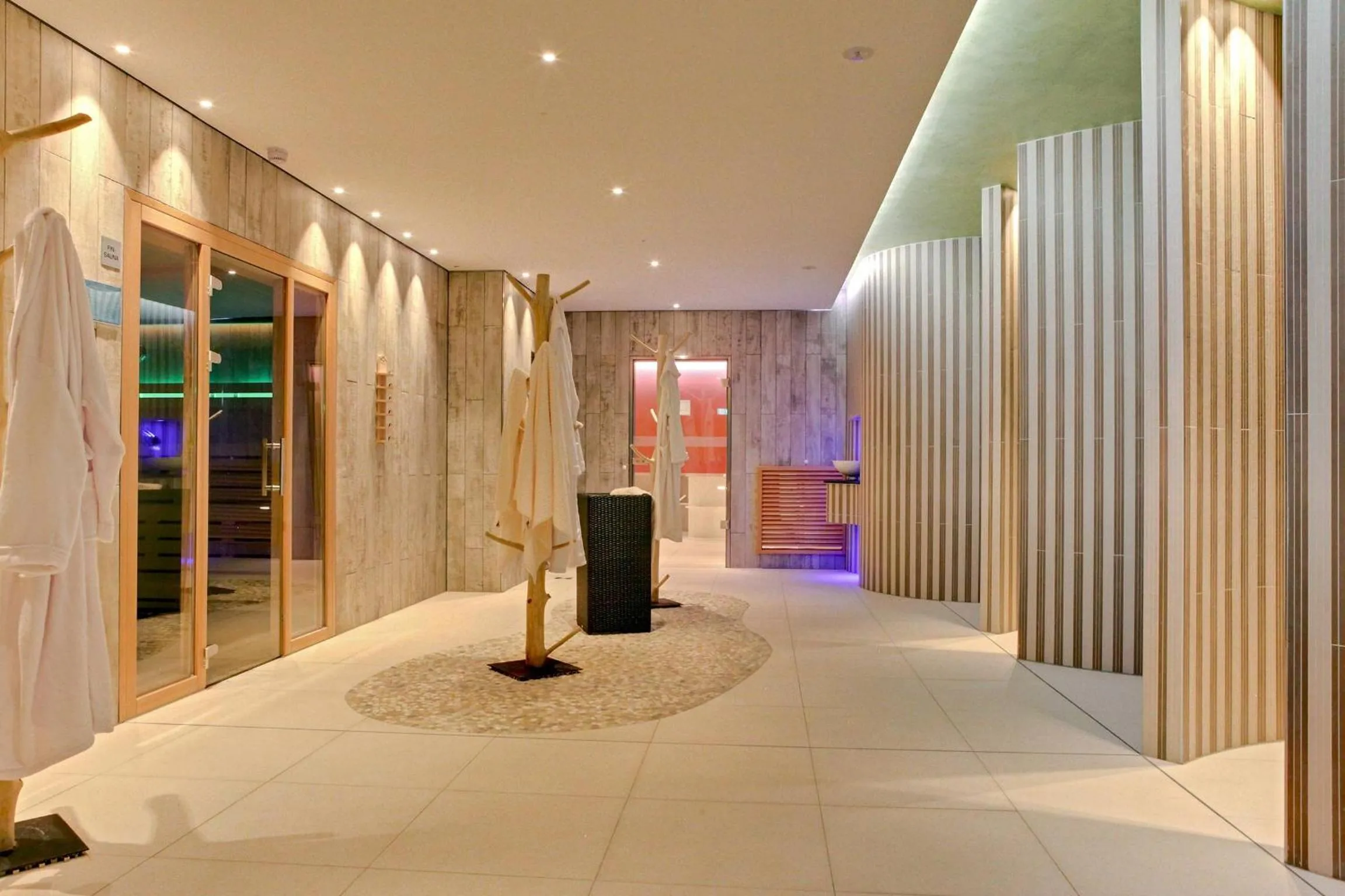 Spa and wellness centre/facilities in SEETELHOTEL Kaiserstrand Beachhotel das Lifestyle-Hotel direkt am Strand