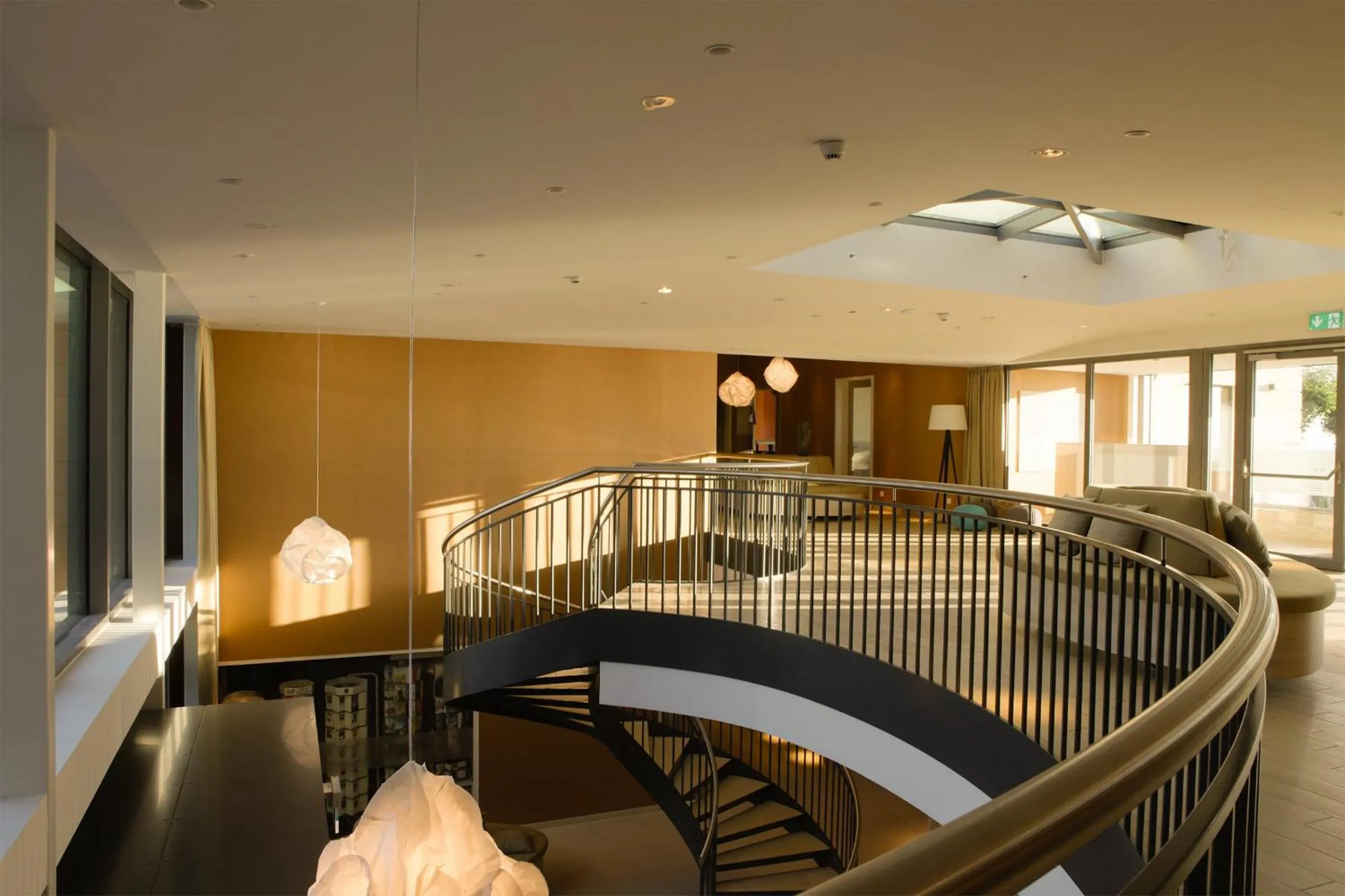 Lobby or reception in SEETELHOTEL Kaiserstrand Beachhotel das Lifestyle-Hotel direkt am Strand